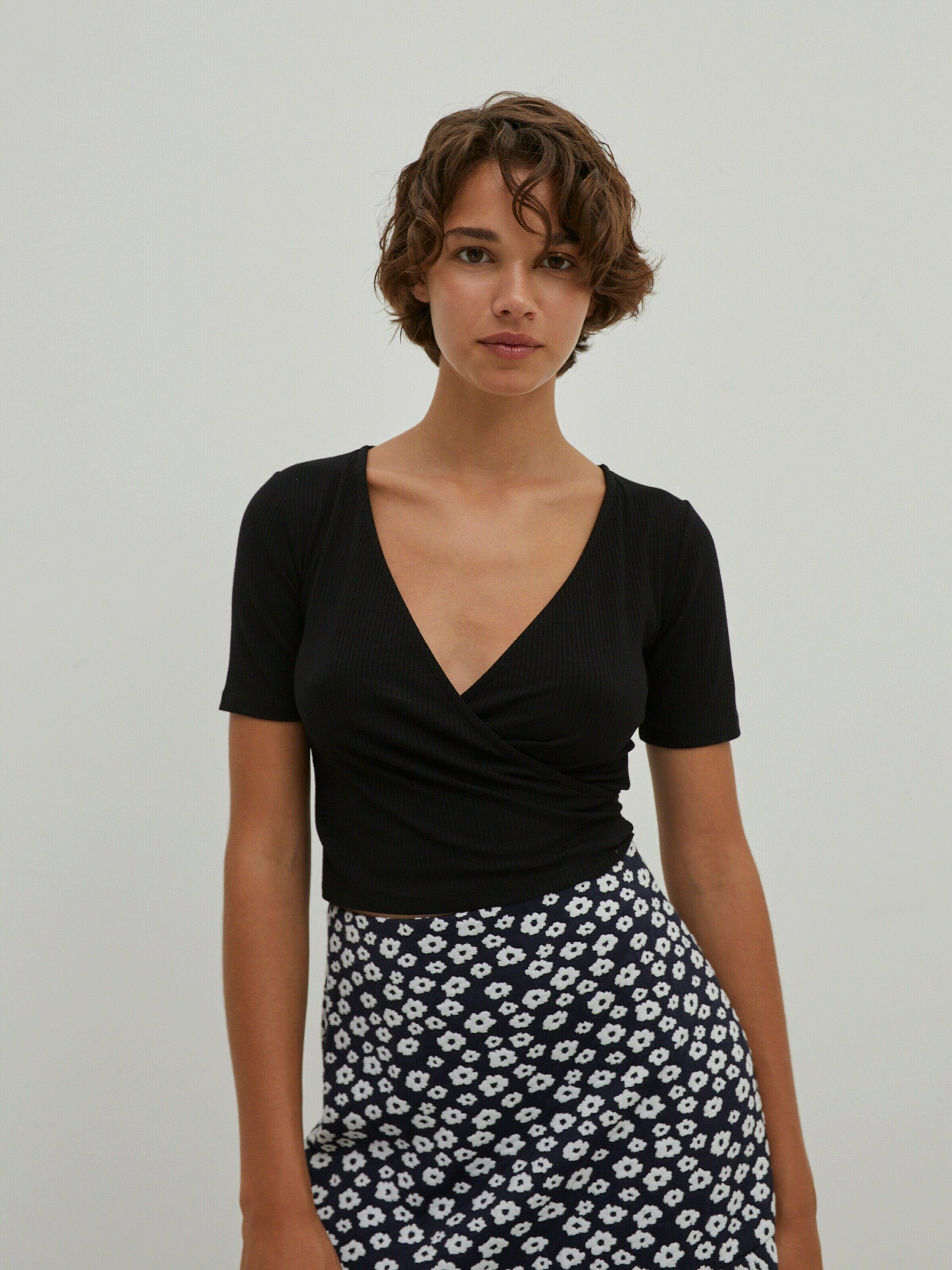 EDITED T-Shirt Leia (1-tlg) Wickel-Design günstig online kaufen