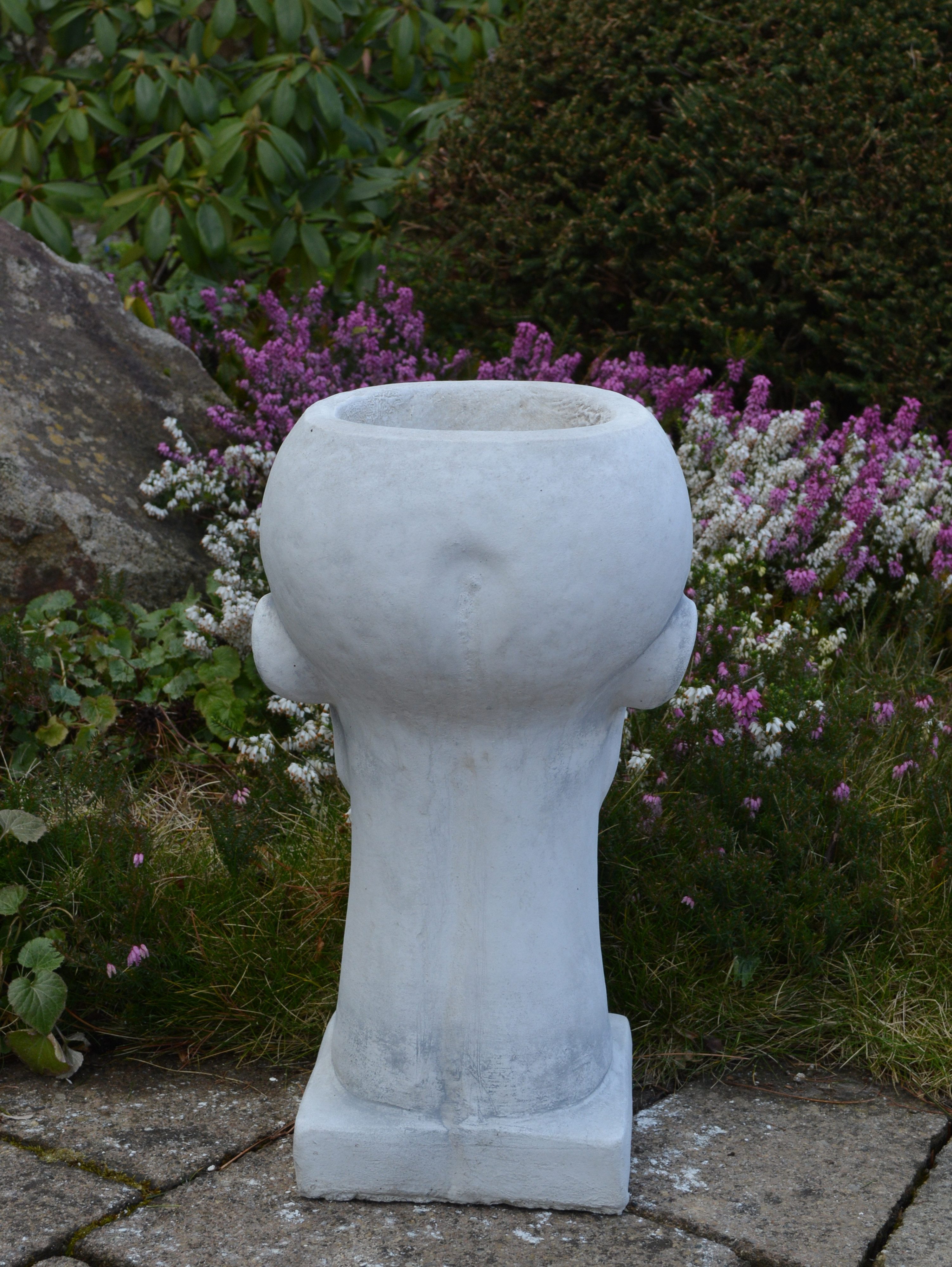 gartendekoparadies.de Head-shaped flower pot, planter, stone figure, H. 41 cm, 20 kg, 2 liters, frost-resistant