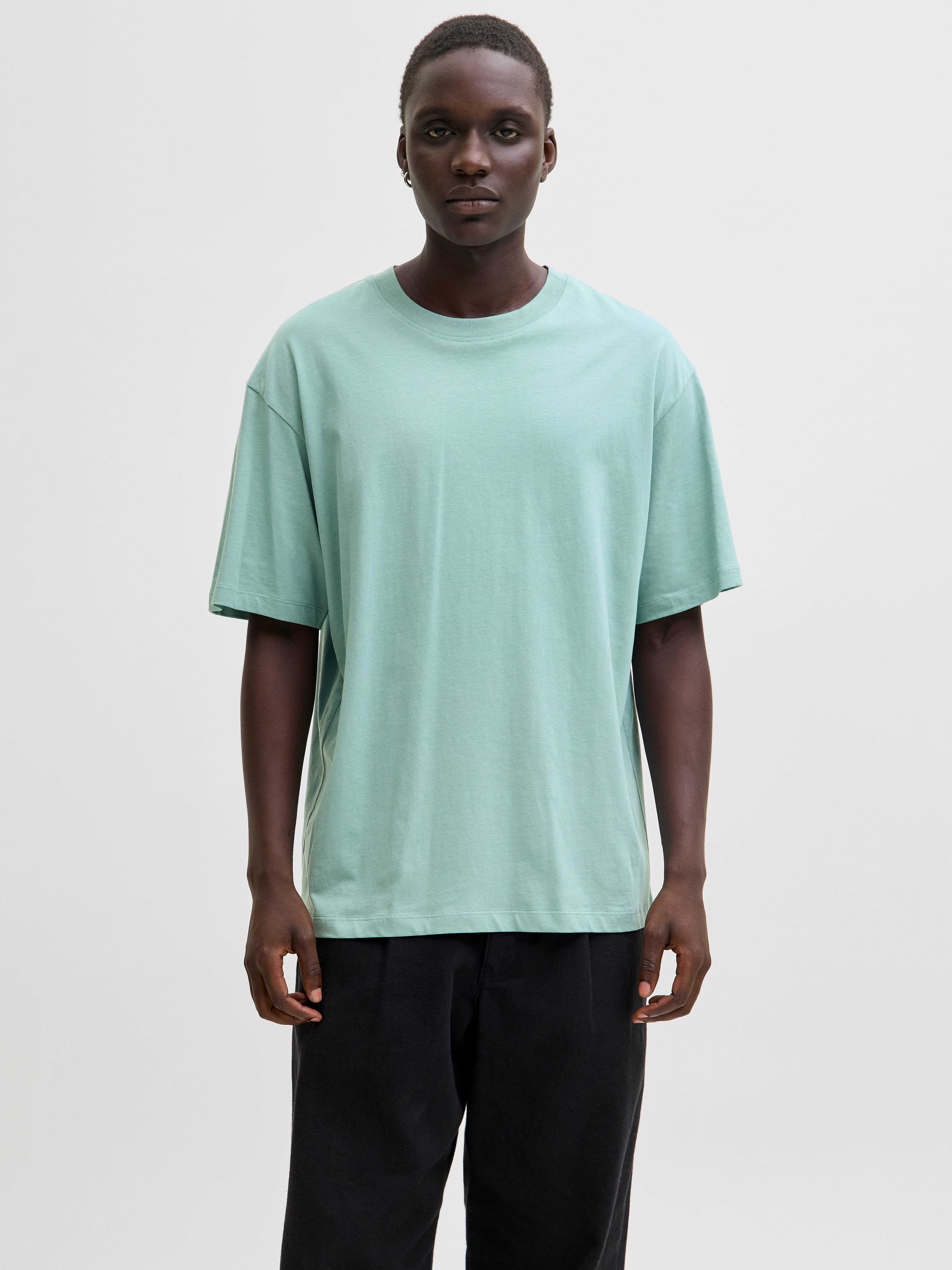Jack & Jones Oversize-Shirt JJEBRADLEY Oversize T-Shirt mit klassischem Rundhalsausschnitt mit gekämmten Jersey
