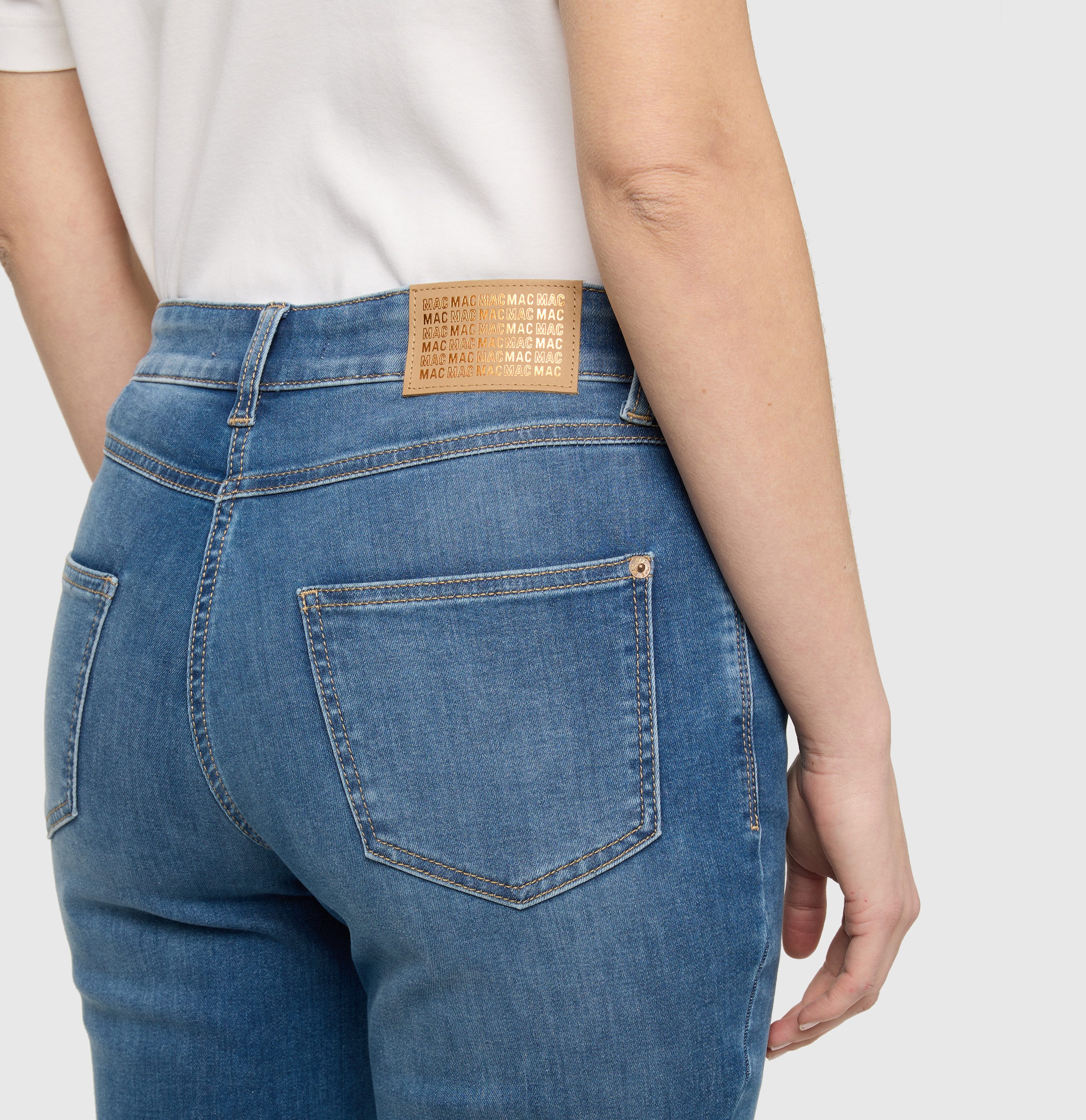 MAC Straight-Jeans MACMELANIE Figurformende Denim-Qualität mit hervorragendem Rücksprung-Verhalten – Bild 4 von 5