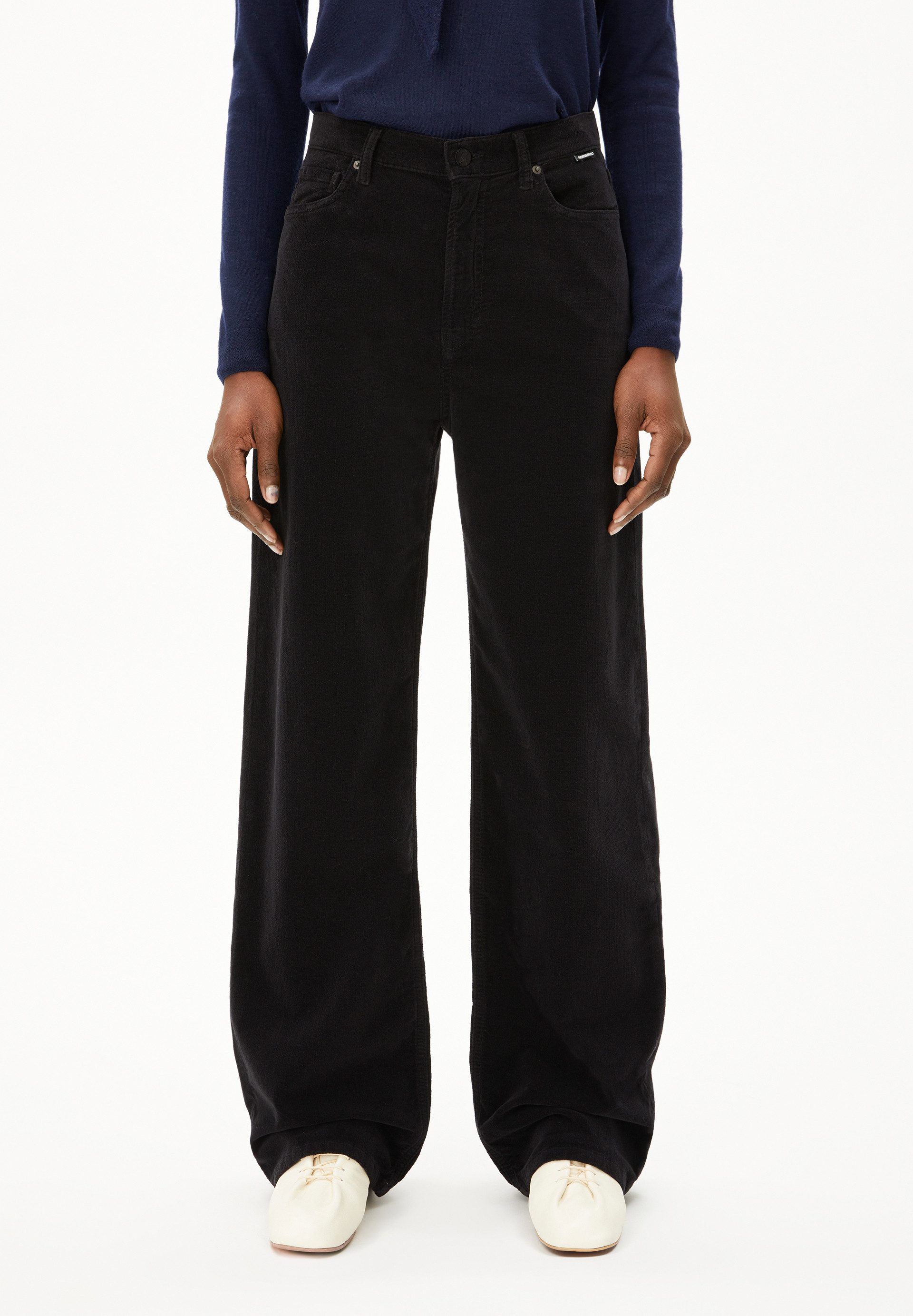 Armedangels Stoffhose ENIJAA VELVET Webhose aus Bio-Baumwoll Mix (Regular F günstig online kaufen