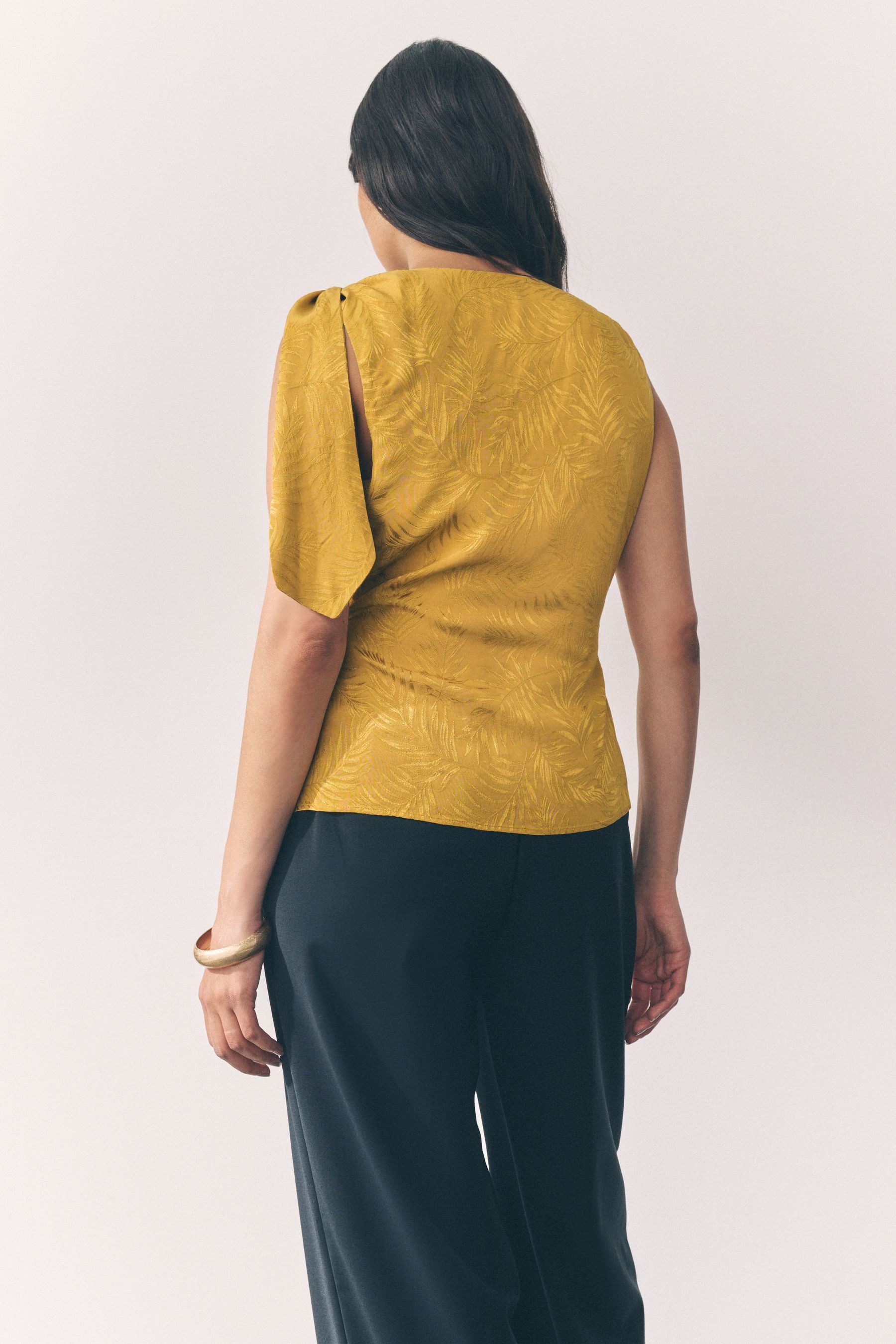 Next Blusentop Ärmelloses, asymmetrisches Jacquard-Oberteil (1-tlg) günstig online kaufen