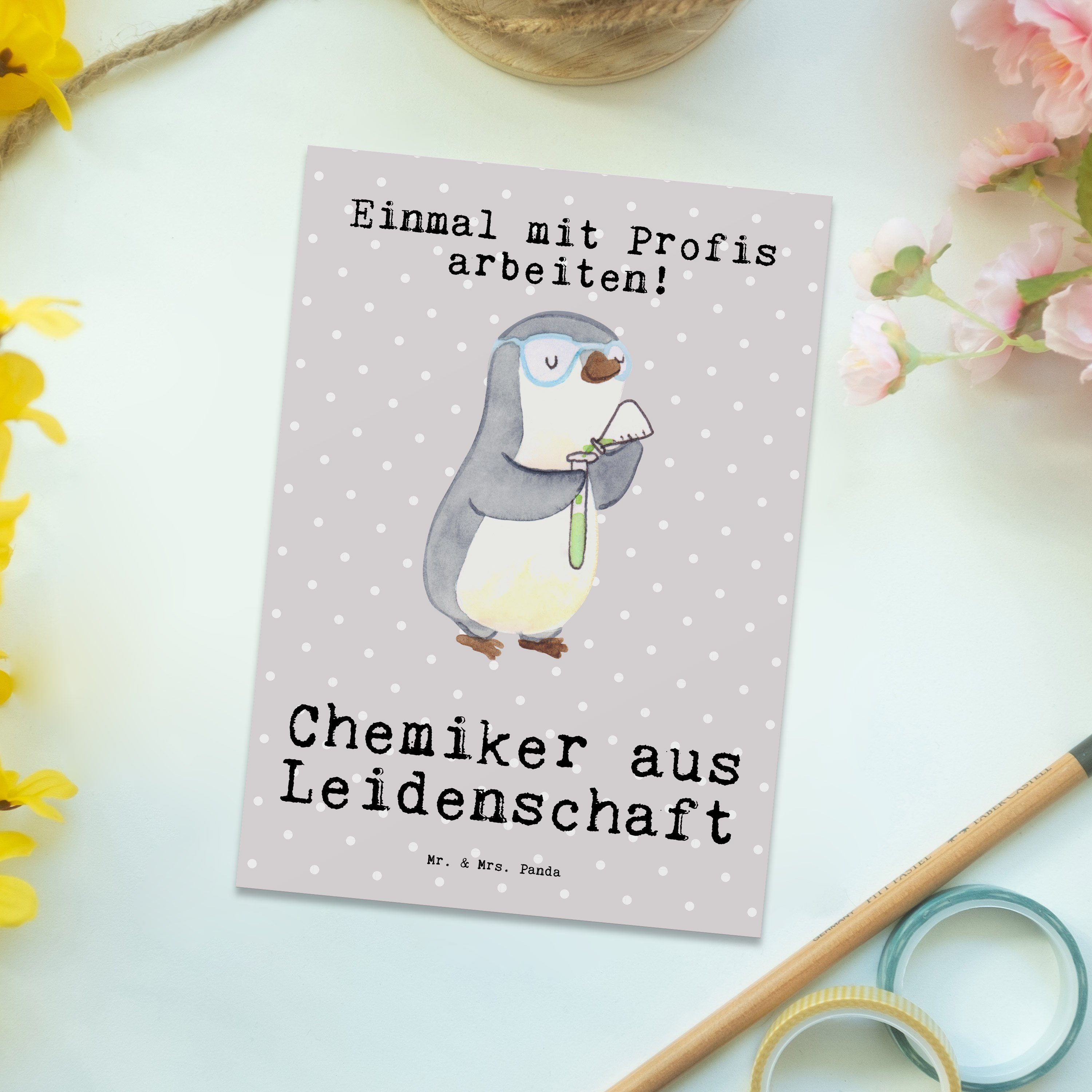 Mr. & Mrs. Panda Postkarte Chemiker aus Leidenschaft - Grau Pastell - Geschenk, Kollege, Chemiel