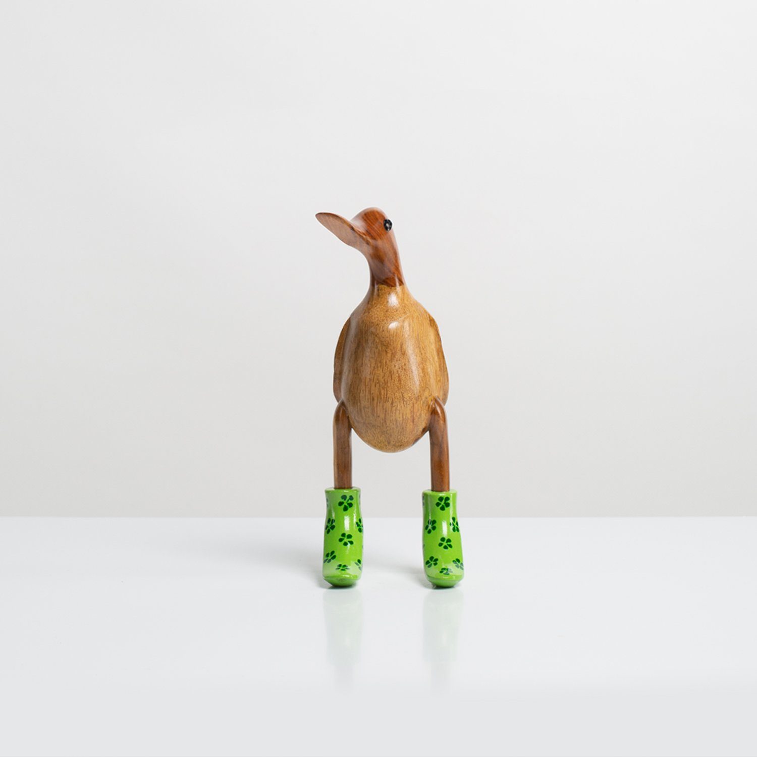 Rikmani Dekofigur Ente Stiefel Absätze - Handgefertigte Dekoration aus Holz grün