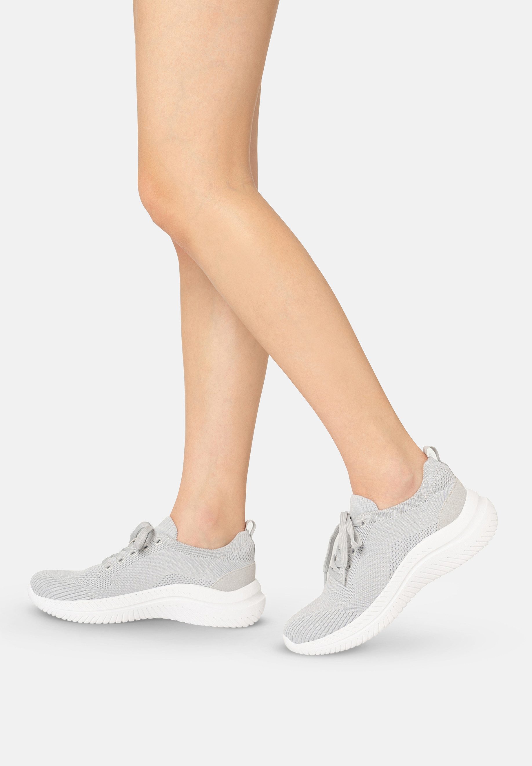 Elara Sneaker Sneaker