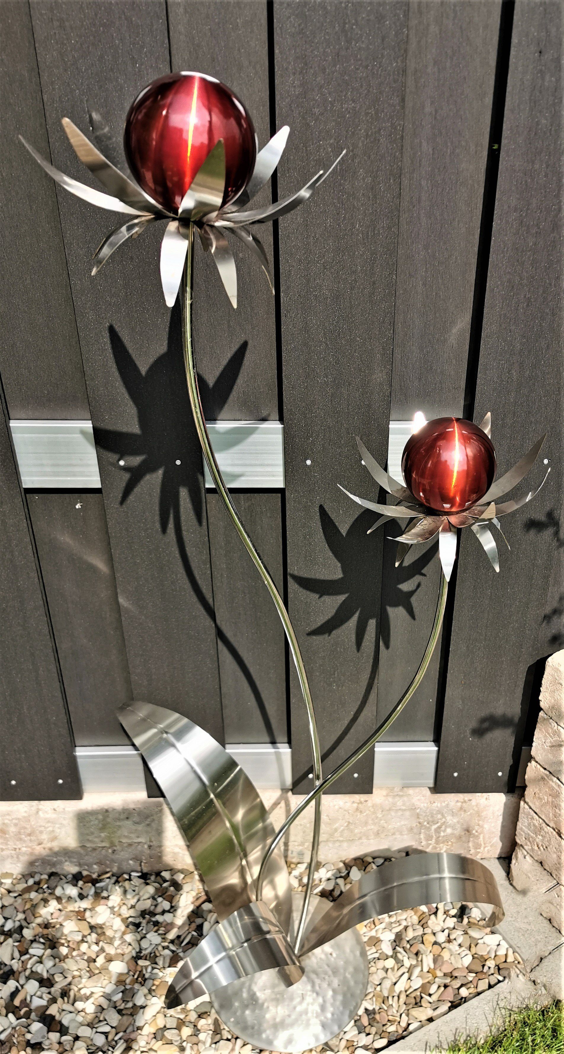 Jürgen Bocker Garten-Ambiente Gartenstecker Skulptur Blume Milano Edelstahl 120cm Kugel rot matt gebürstet Standfuß Gartendeko