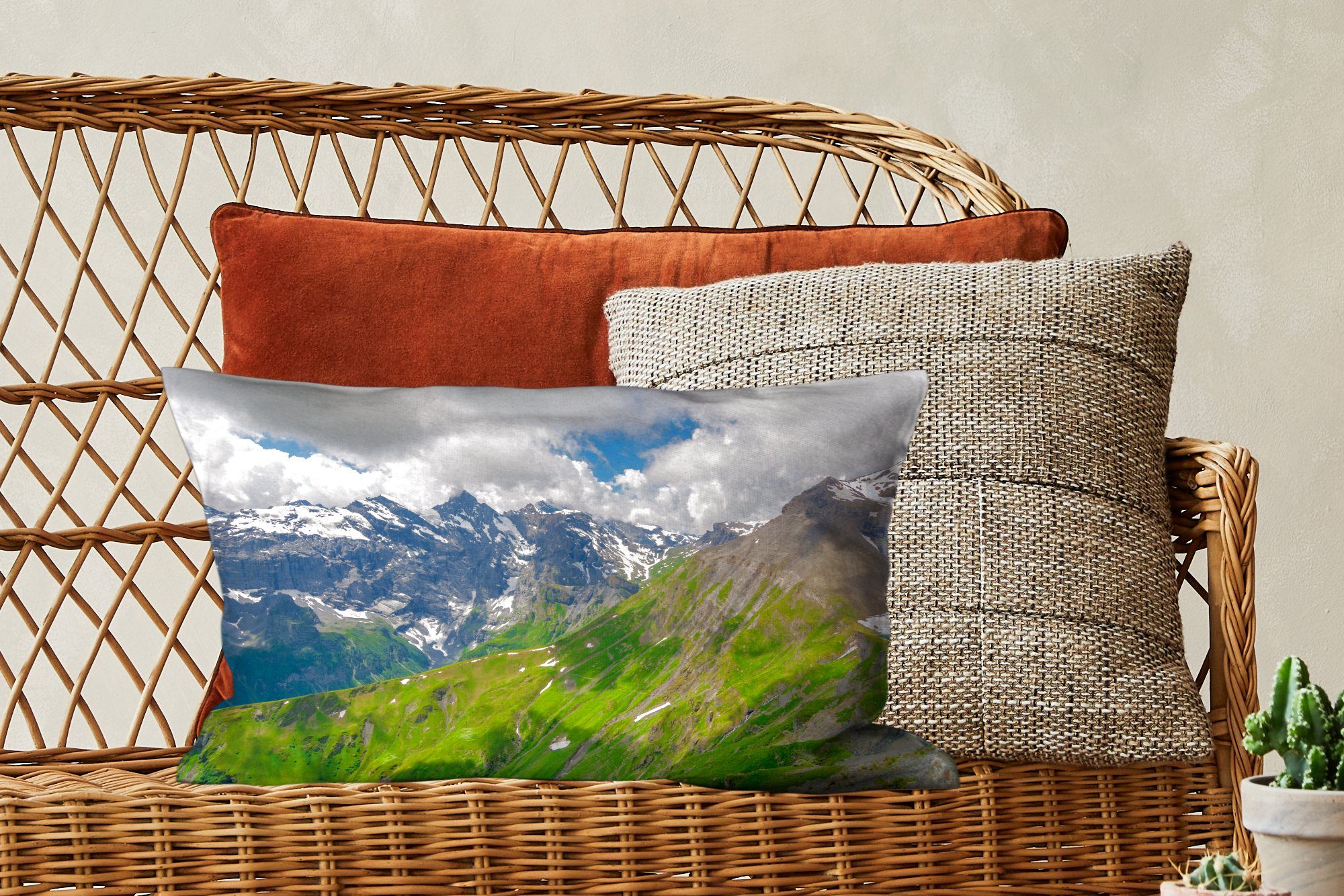 Die Schweizer Dekokissen berühmten mit mit Schlafzimmer Dekoration, Schilthorn, Füllung, dem Dekokissen MuchoWow Zierkissen, Wohzimmer Alpen