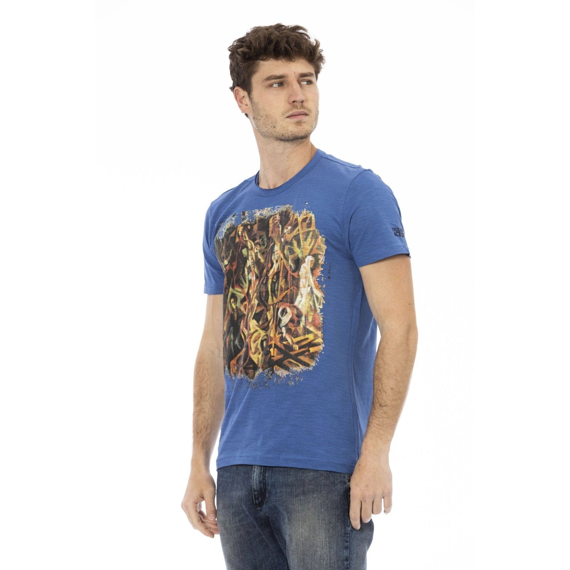Trussardi T-Shirt Trussardi Action durch eine T-Shirts, sich das aber Blau Note stilvolle zeichnet Logo-Muster aus, Es subtile, verleiht das