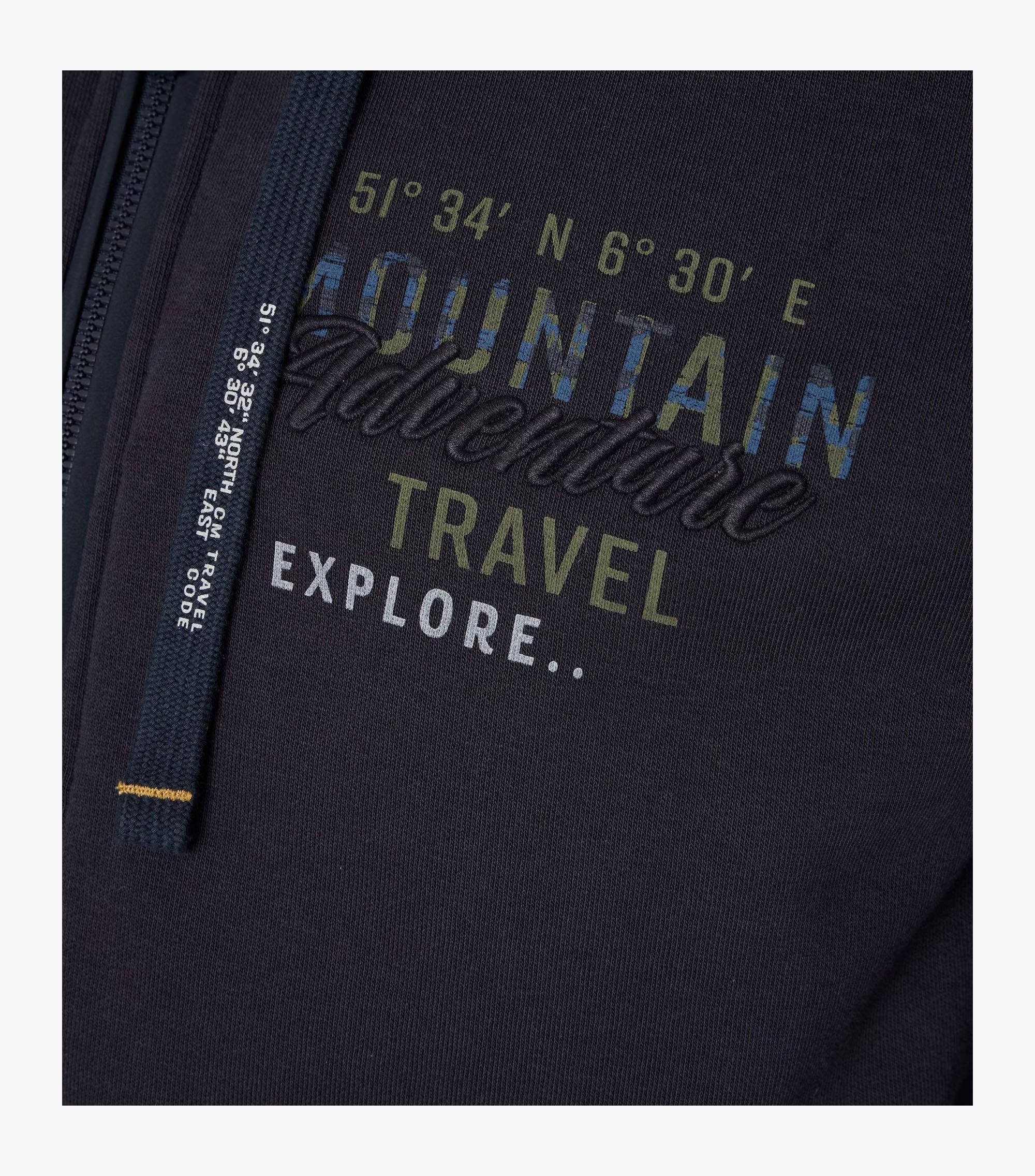 CASAMODA Kapuzensweatjacke Kontrastfarbakzent in der Kapuze