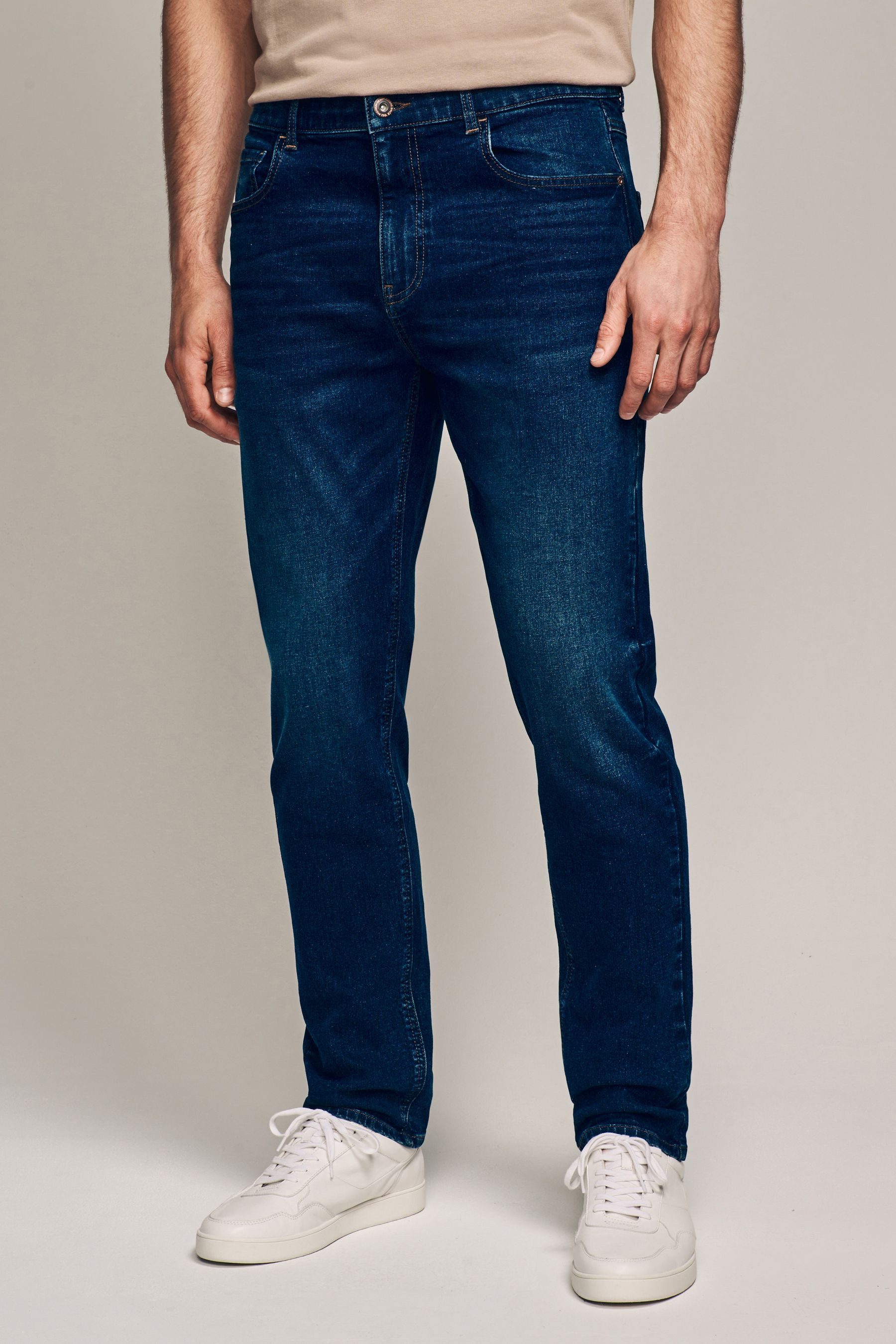 Next Slim-fit-Jeans Essential Slim Fit Jeans mit Stretch (1-tlg)