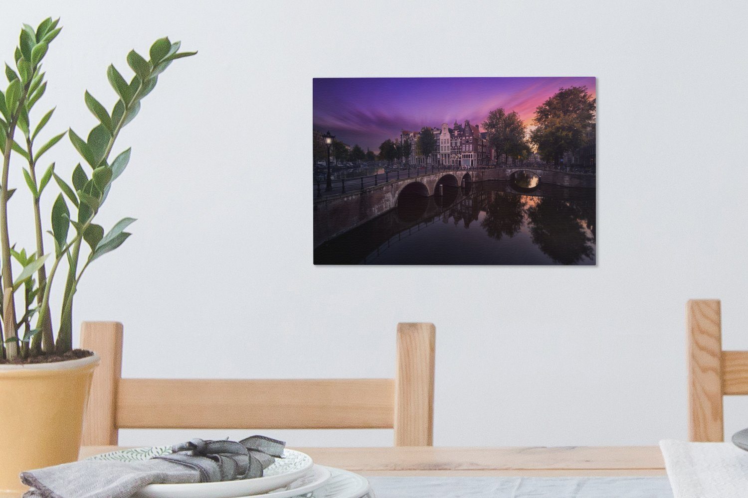 OneMillionCanvasses® Leinwandbild Bild einem Aufhängefertig, Keizersgracht Wandbild Himmel, der unter bunten cm St), (1 Leinwandbilder, Amsterdam 30x20 Wanddeko, in