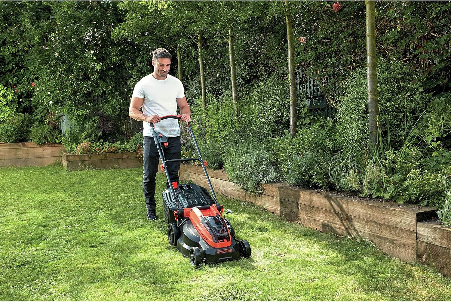 Black + Decker Akkurasenmäher Akku-Rasenmäher CLM3825L2 (36V, 2.5Ah, 38 cm Schnittbreite)