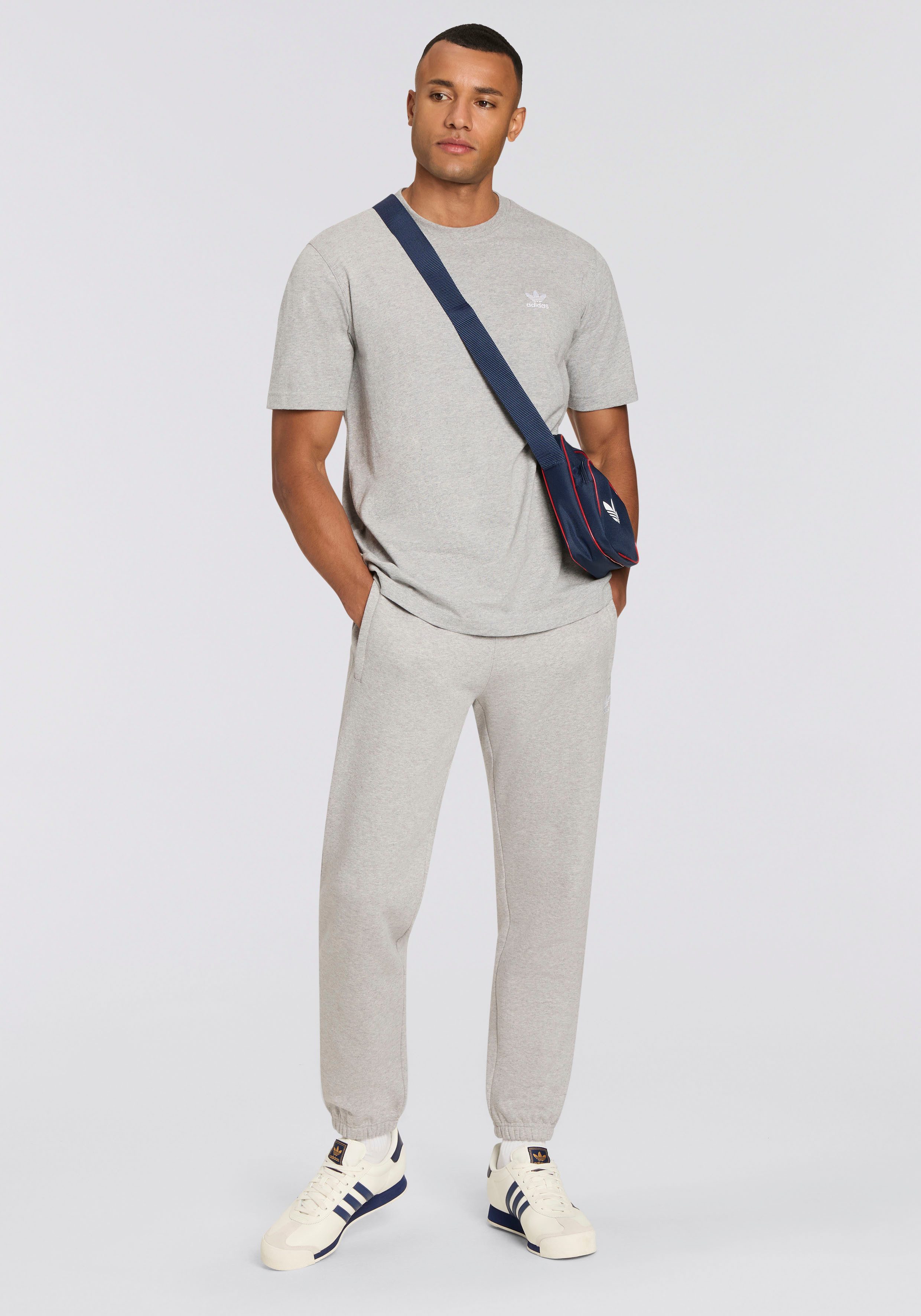 adidas Originals Sporthose TREFOIL ESSENTIALS schmale Passform, mit flauschiger Innenseite, mit Rippbündchen