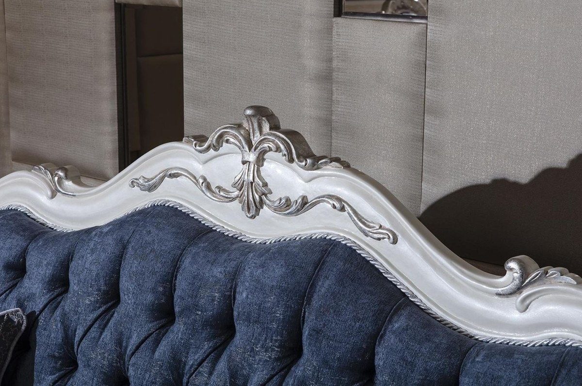 Casa Padrino und - Barock dekorativen Muster Wohnzimmer Luxus cm Silber Möbel / Sofa 240 Prunkvolle Blau Barock x x 120 90 / H. mit Kissen Weiß Sofa