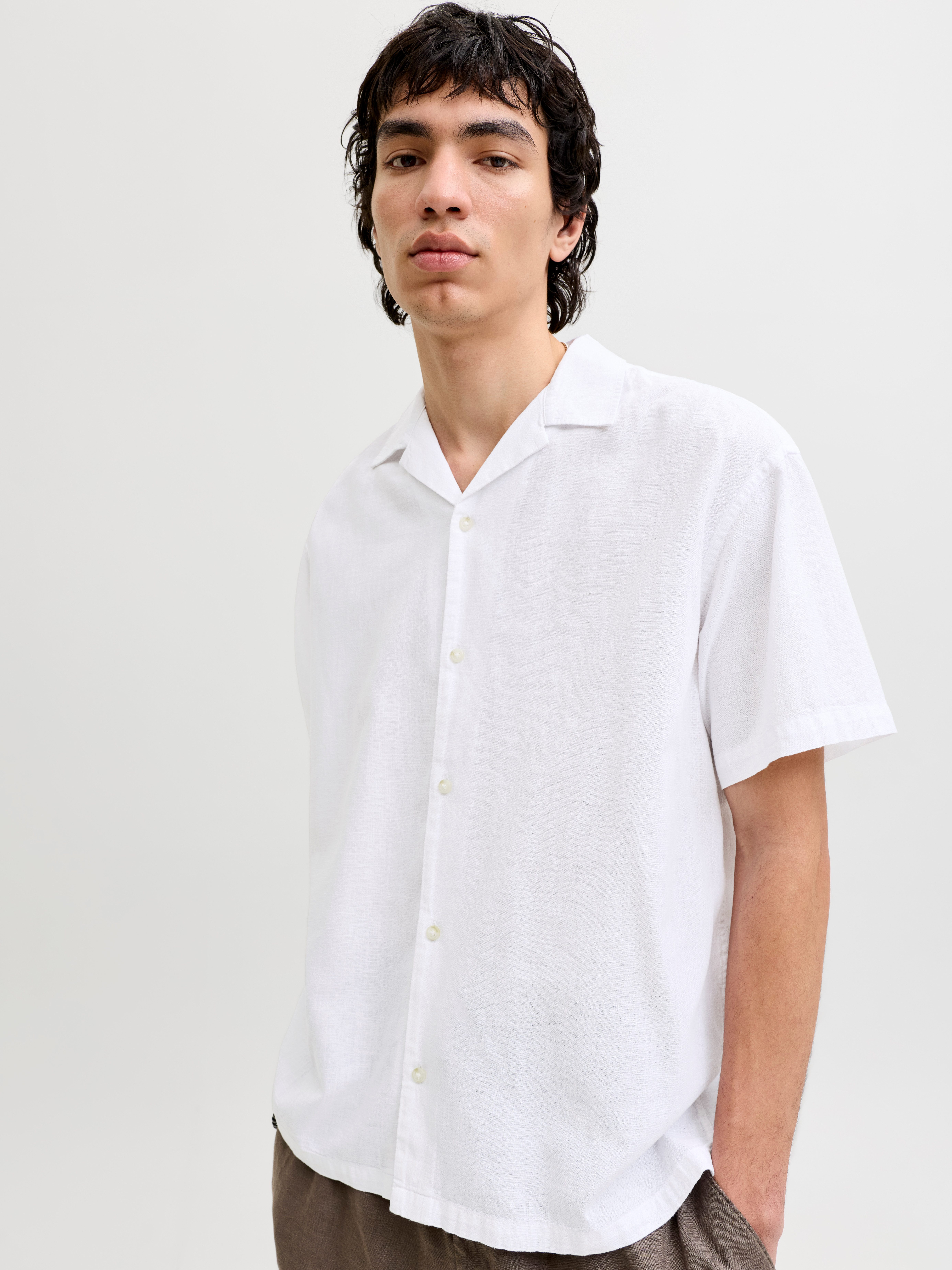Jack & Jones Kurzarmhemd JJESUMMER LINEN BLEND RESORT SHIRT SS SN Baumwollmischung, relaxed fit