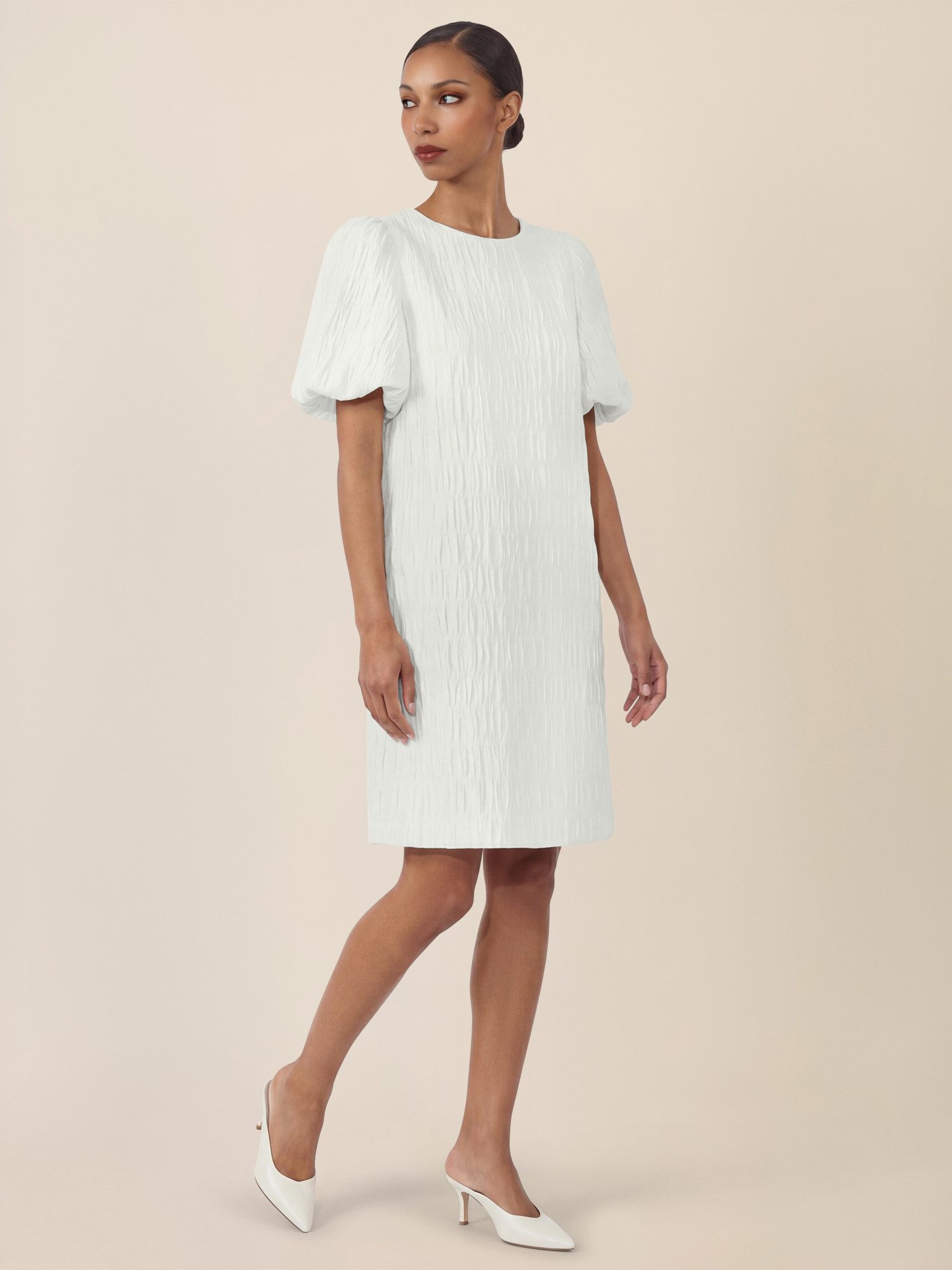 Apart Brautkleid mit edler Crinkle-Struktur