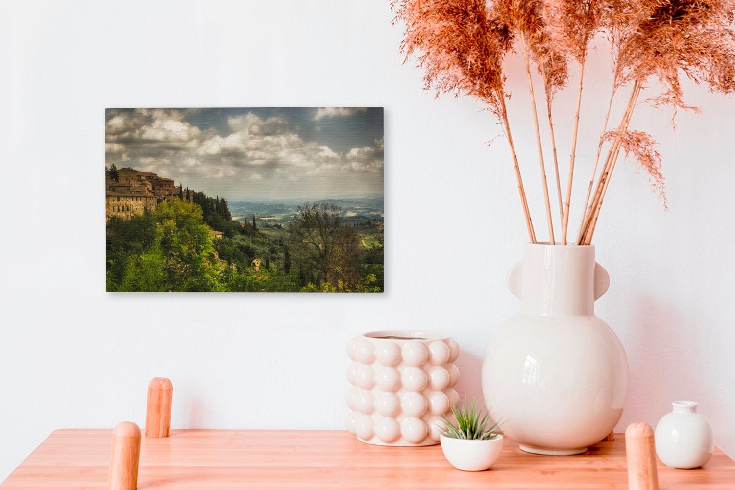 OneMillionCanvasses® Leinwandbild Wolken über in ummauerten Hügeln Aufhängefertig, toskanischen Wanddeko, (1 St), Leinwandbilder, den 30x20 cm Wandbild der italienischen