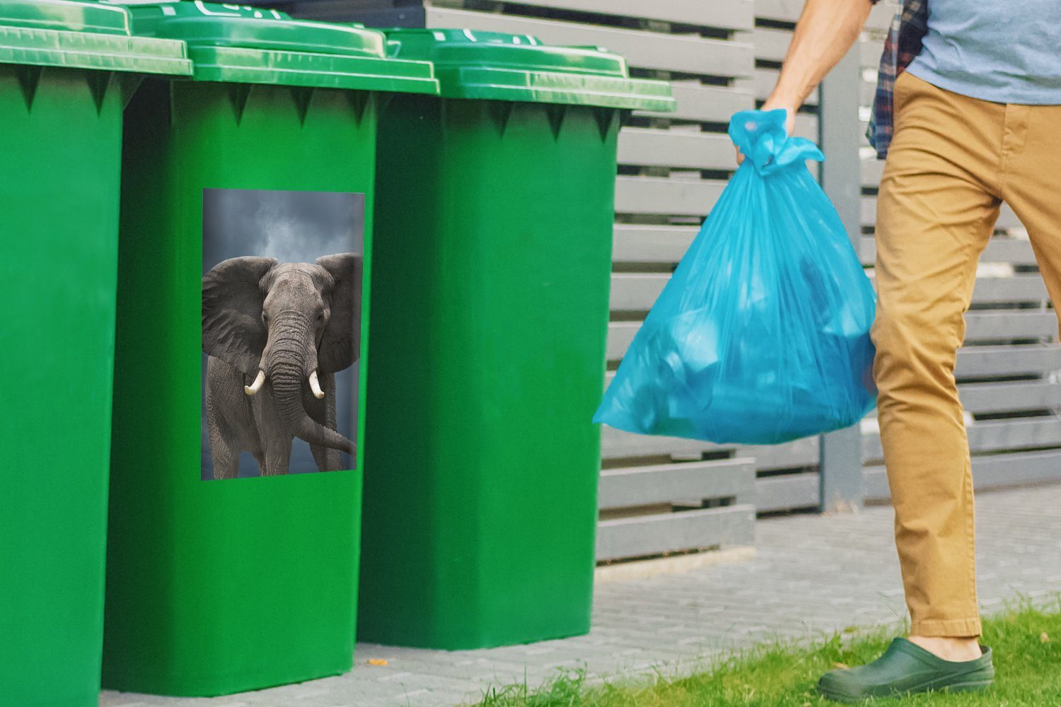 Mülleimer-aufkleber, Container, Sticker, Tiere Abfalbehälter - - Mülltonne, Natur Wolken Wandsticker - MuchoWow Elefant (1 St),