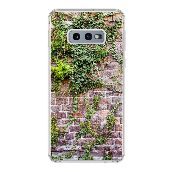 MuchoWow Handyhülle Kletterpflanzen an einer alten Backsteinmauer Phone Case Handyhülle Samsung Galaxy S10e Silikon Schutzhülle