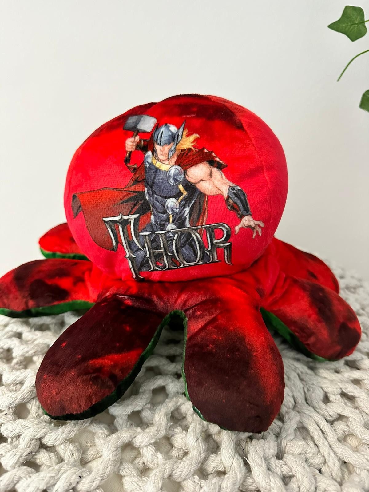 MARVEL Kuscheltier Oktopus Reversible 30 cm Kuscheltier Wende Plüschtier Octopus Marvel (1-St), Octopus Marvel Hulk Thor