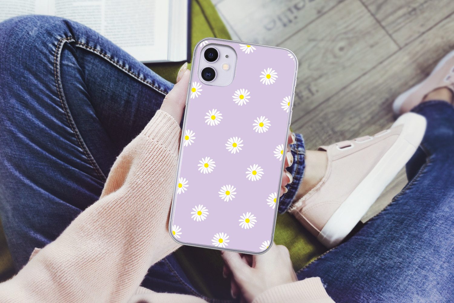 MuchoWow Handyhülle für Apple iPhone 11 Gänseblümchen - Pastell - Weiß - Lila - Blumen, Smartphone-Bumper, Print, Handy Schutzhülle Dünn