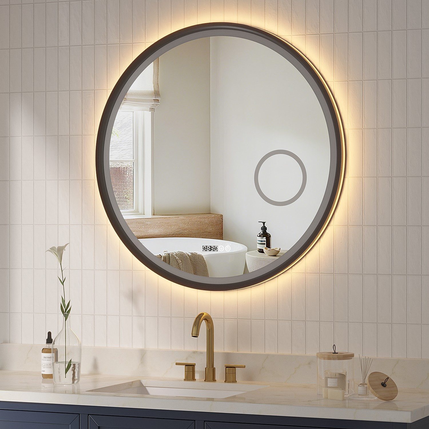 AQUALAVOS LED-Lichtspiegel Runder LED Badspiegel mit Beleuchtung Digitaluhr 3-fache Vergrößerung, Kaltweiß 6400K & Warmweiß 3000K Dimmbar 80cm Schrägdesign Antibeschlag