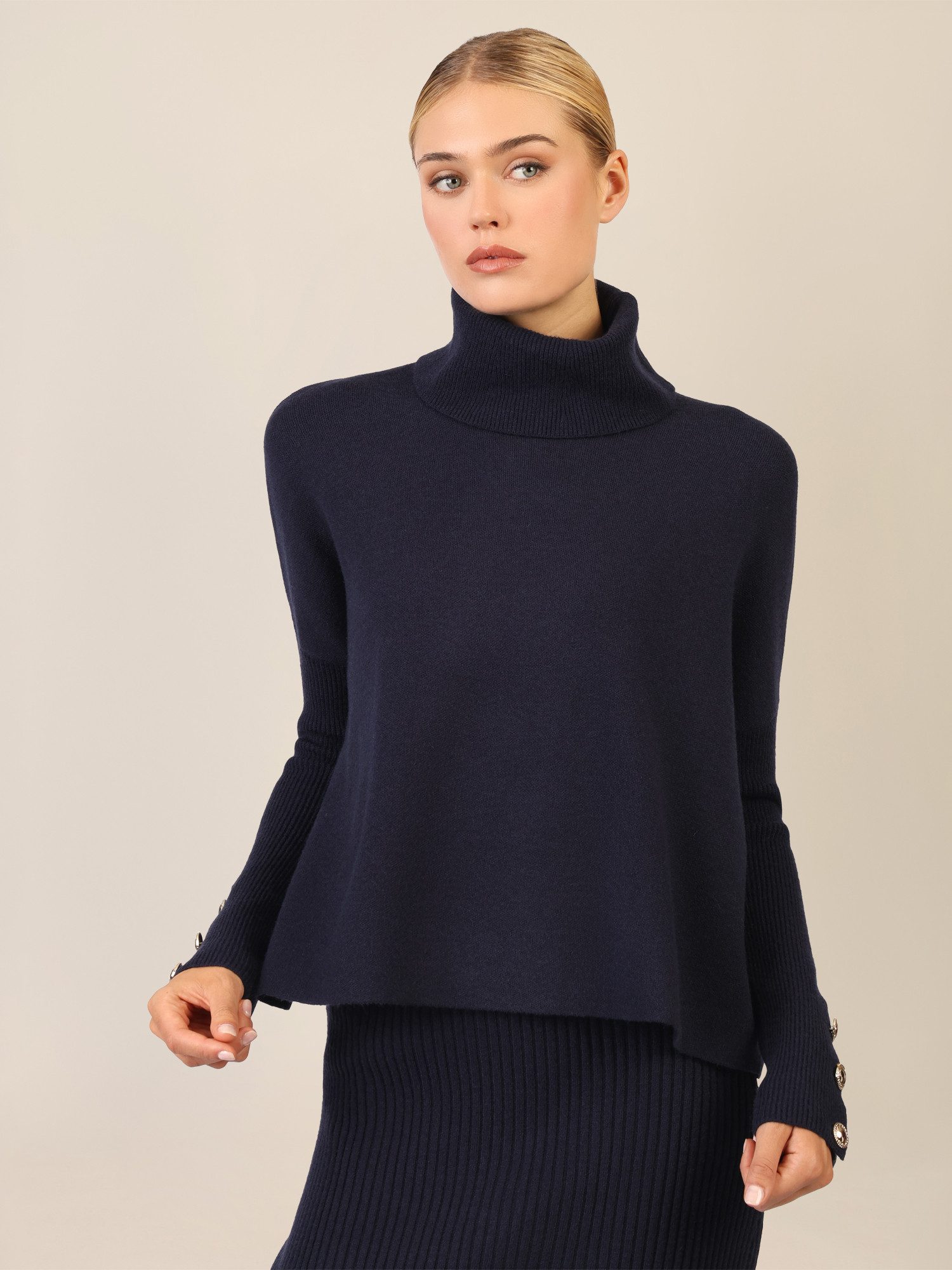 Apart Rollkragenpullover mit Rollkragen und Schmuckknöpfen günstig online kaufen