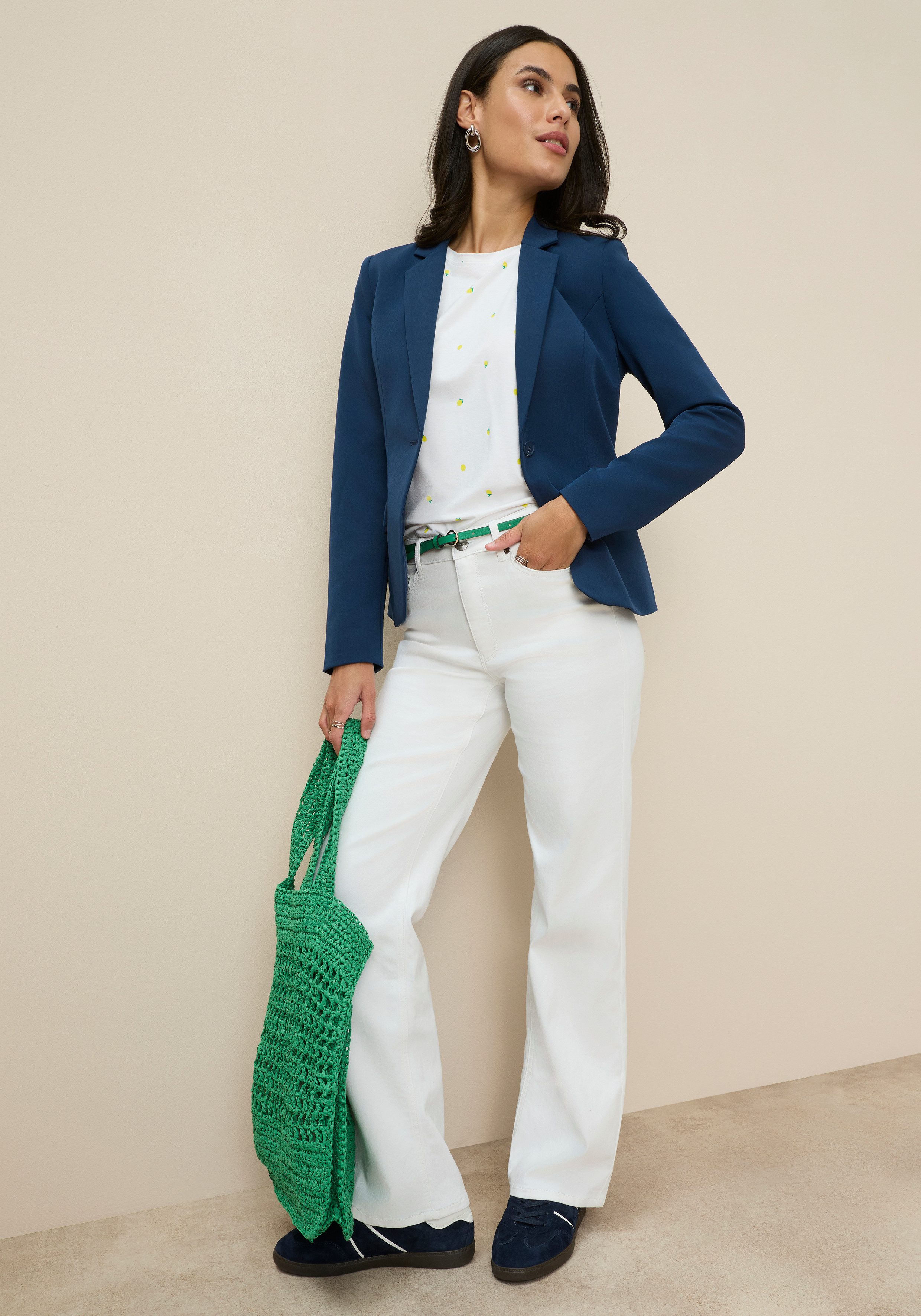 Tamaris Kurzblazer mit figurbetonter Passform in Trendfarben - mit passender Hose