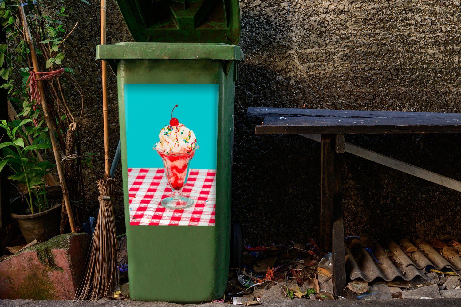MuchoWow Wandsticker Fastfood-Eisbecher blauem (1 Sticker, Hintergrund St), Abfalbehälter Container, Mülleimer-aufkleber, auf Mülltonne
