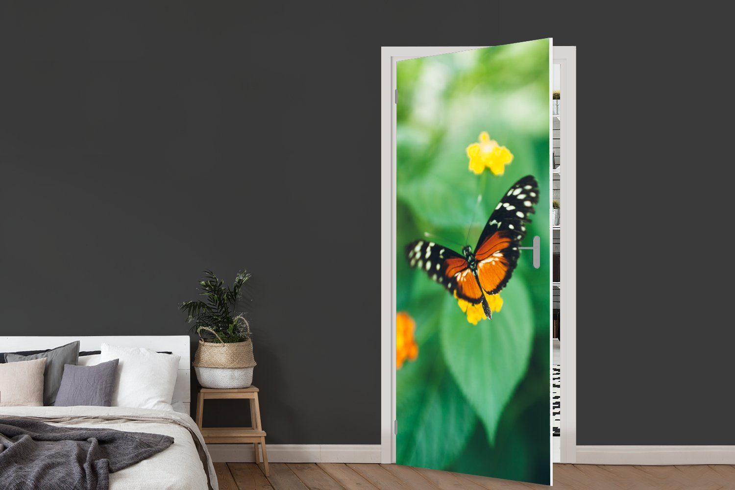Fototapete auf Schmetterling für MuchoWow (1 cm 75x205 Tür, Türaufkleber, Matt, Blume, Türtapete bedruckt, St),