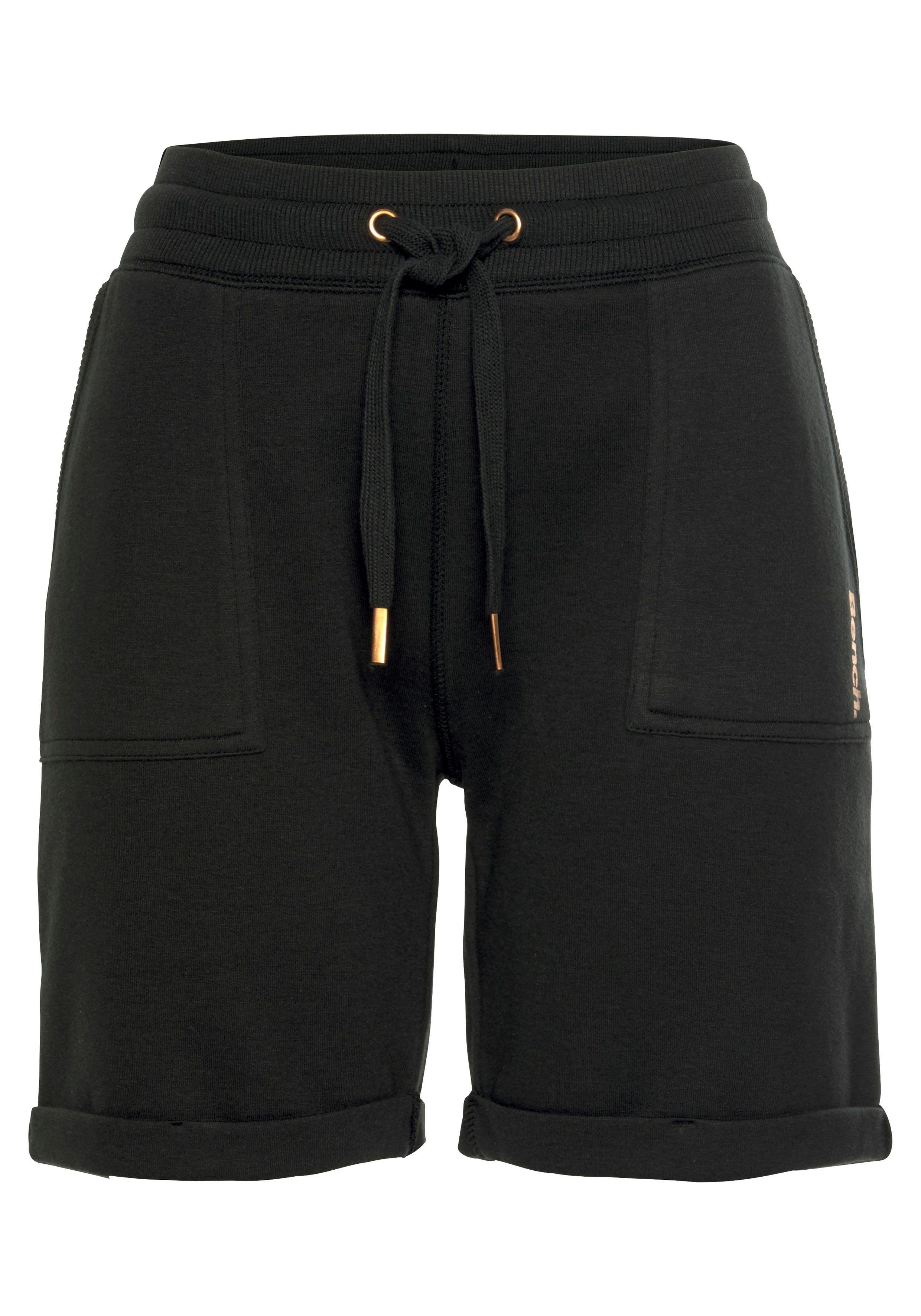 aufgeschlagenen Taschen seitlichen mit Bermudas Bench. schwarz Beinsäumen Loungewear Sweathose und -kurze