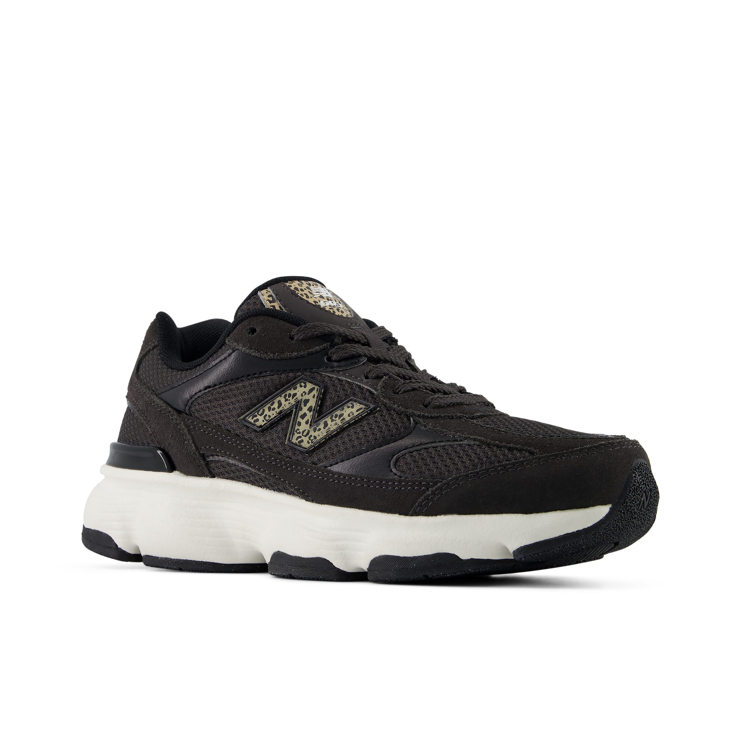 New Balance 603 Sneaker inspiriert vom Design des New Balance 9060