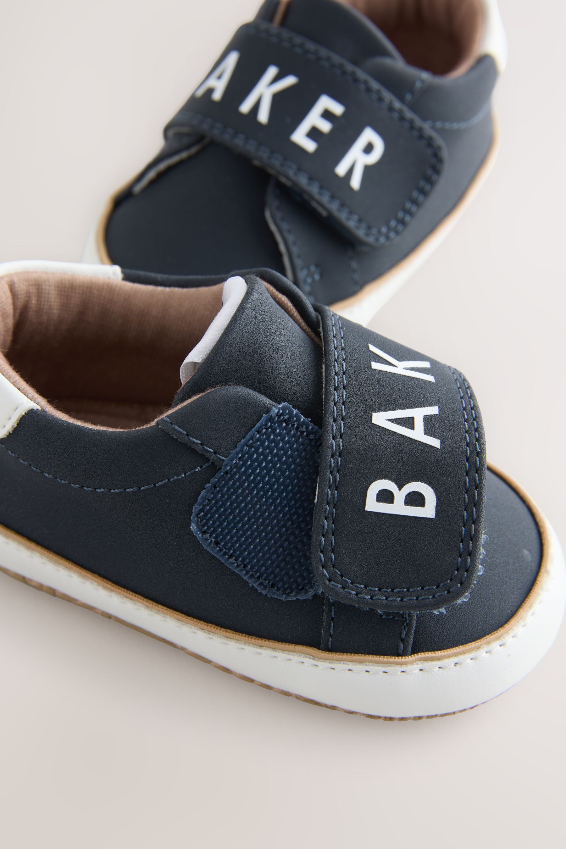 Baker by Ted Baker Baker by Ted Baker Baby Padders-Sneaker Sneaker (1-tlg)