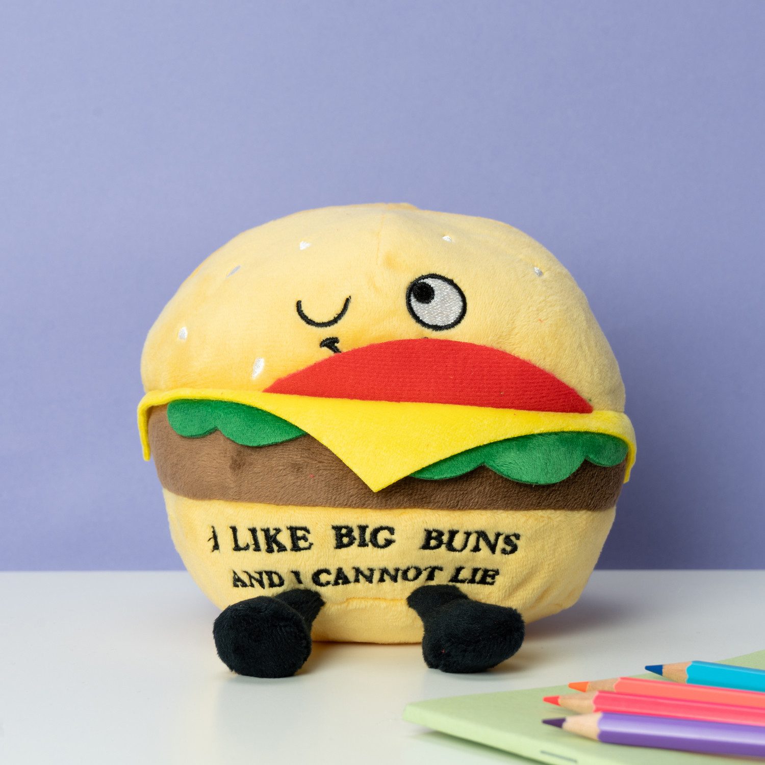 The Source Kuscheltier Punchkins Burger Kuscheltier mit dem Spruch I Like Big Buns and Lie