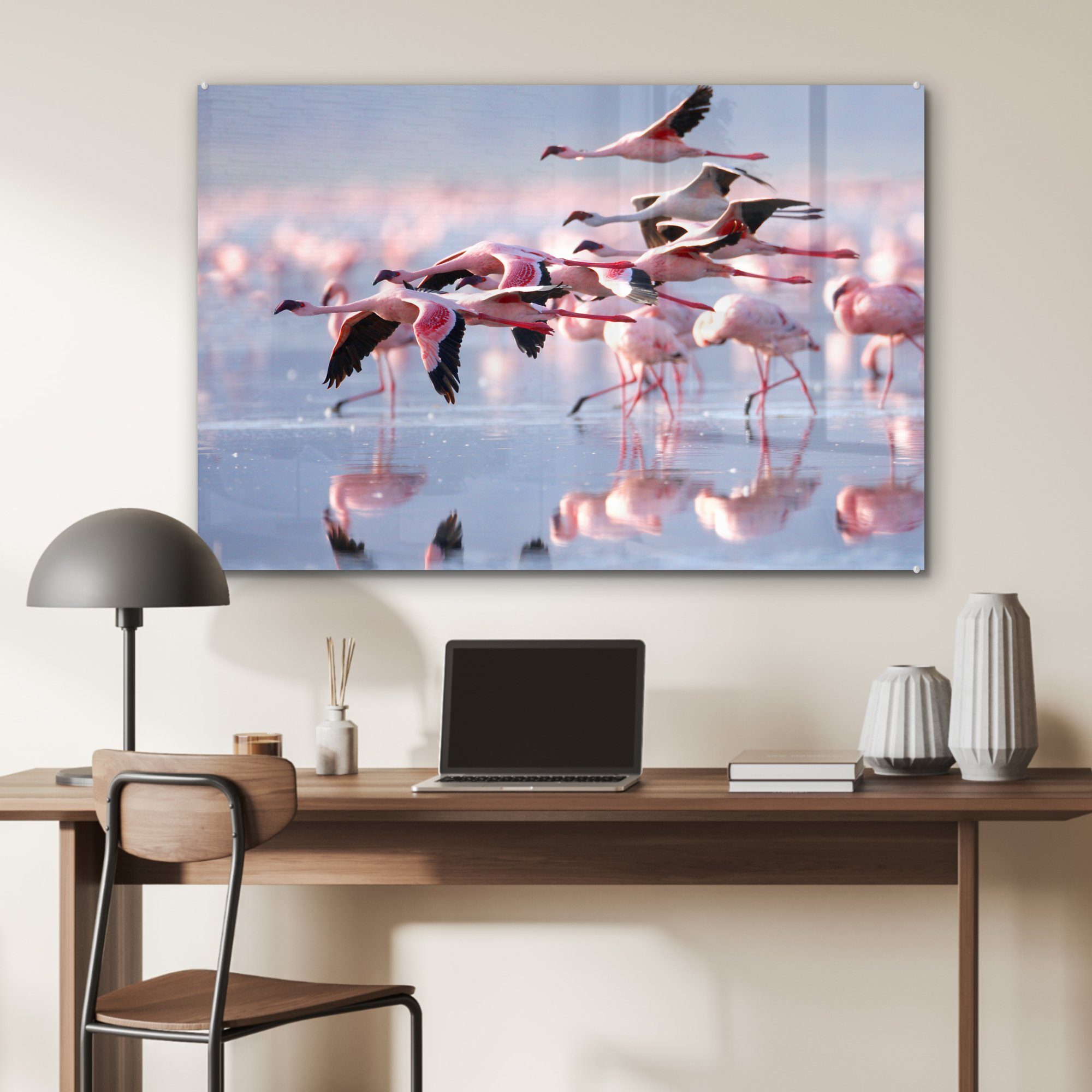 Schlafzimmer Acrylglasbild dem (1 & St), Wohnzimmer MuchoWow Flamingos Acrylglasbilder auf Wasser, Rosa