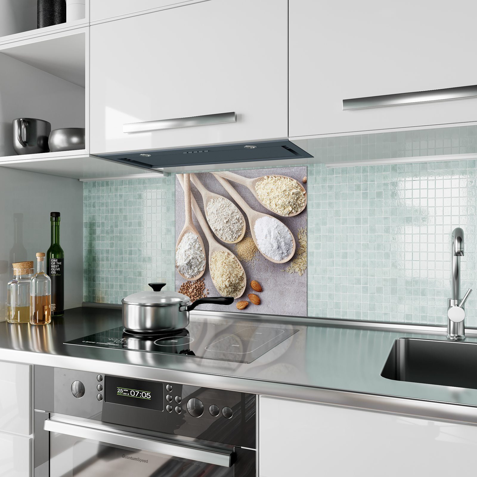 Primedeco Küchenrückwand Glas auf Küchenrückwand mit Spritzschutz Motiv Mel Holzlöffeln