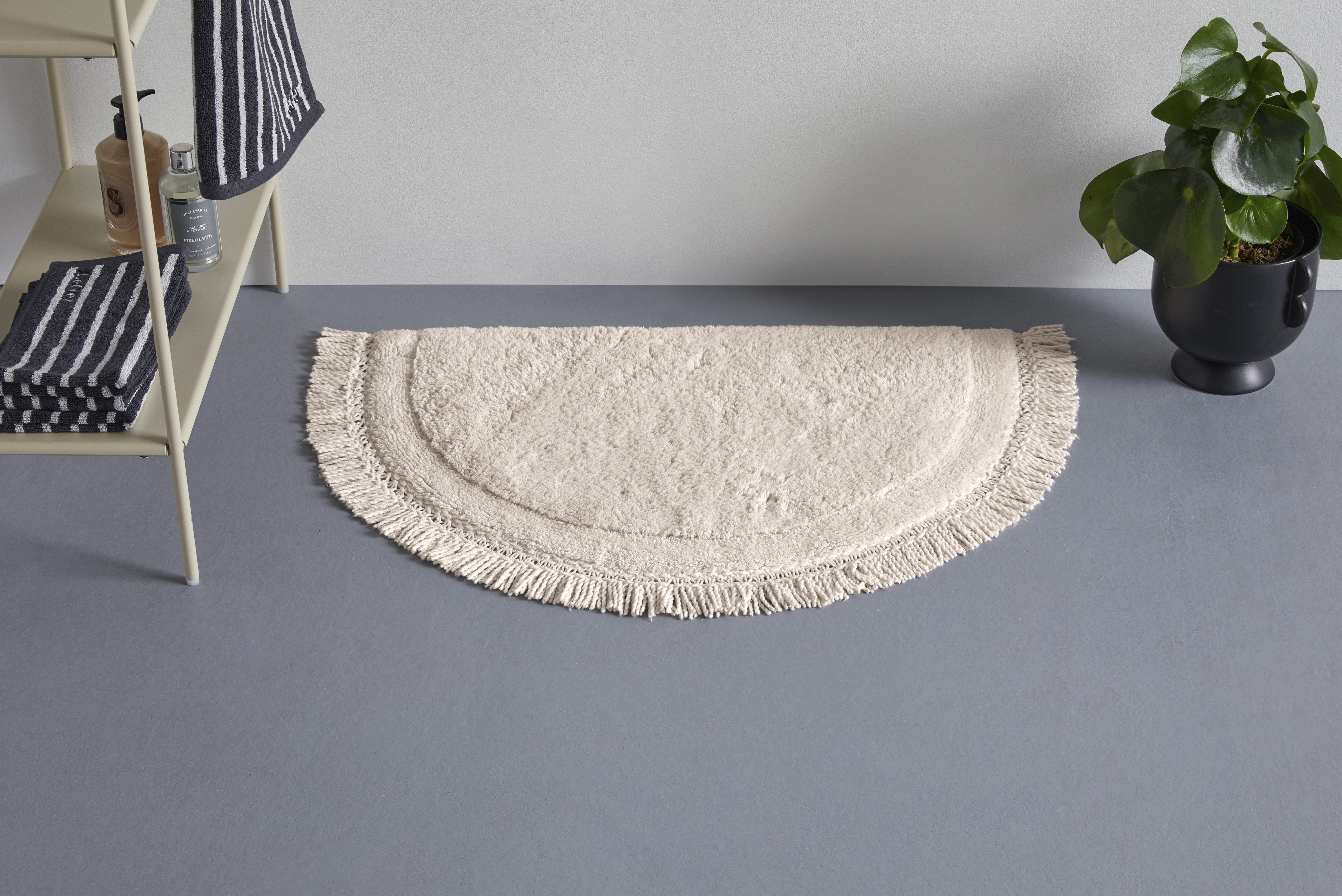 LeGer Home by Lena Gercke Badematte Tamsin, Badvorleger, Badezimmer Teppich, Höhe 20 mm, fußbodenheizungsgeeignet, strapazierfähig, Baumwolle, halbrund, mit Fransen, Badteppich, Badematte, Baumwolle