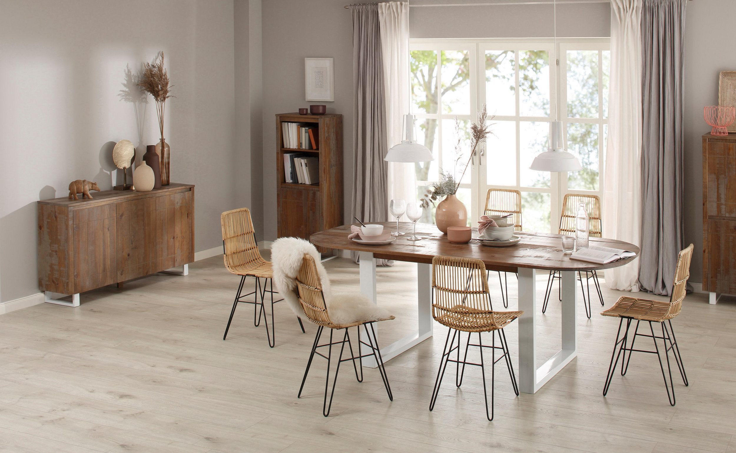 loft24 Rattanstuhl Felicia - Stuhl Esszimmerstuhl Küchenstuhl Besucherstuhl (2er-Set, 2 St), luftige Flechtstruktur, modernes mediterranes Design, Metallgestell