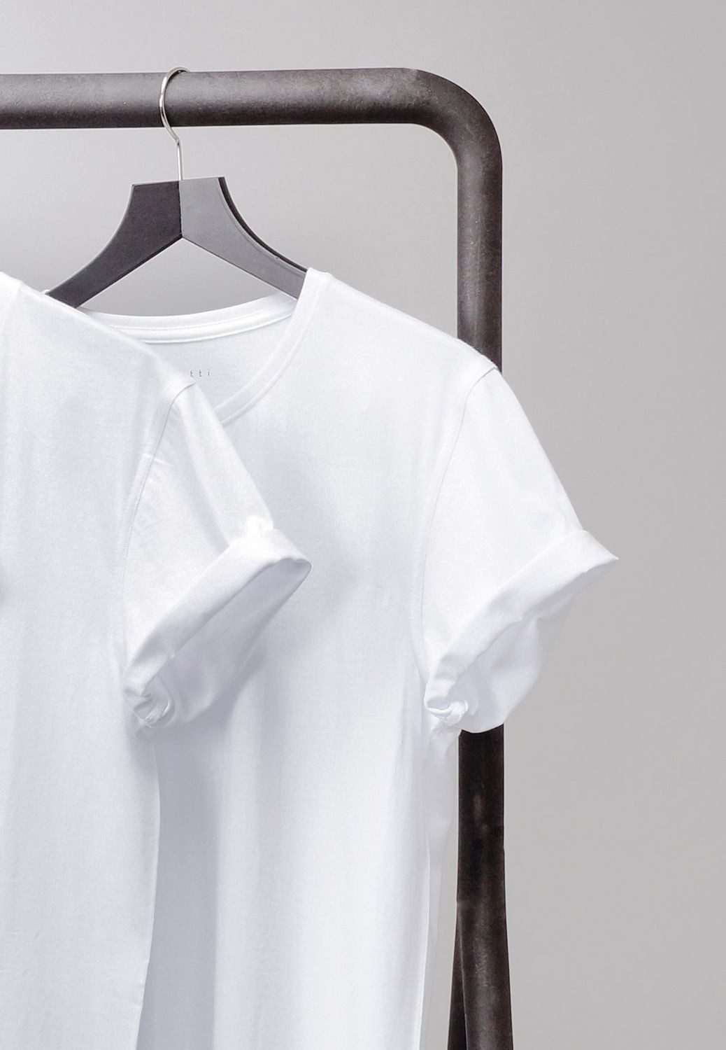 bugatti T-Shirt BARI (Set, 2-tlg., 2er-Pack) V-Ausschnitt, Kurzarm, Slim Fi günstig online kaufen