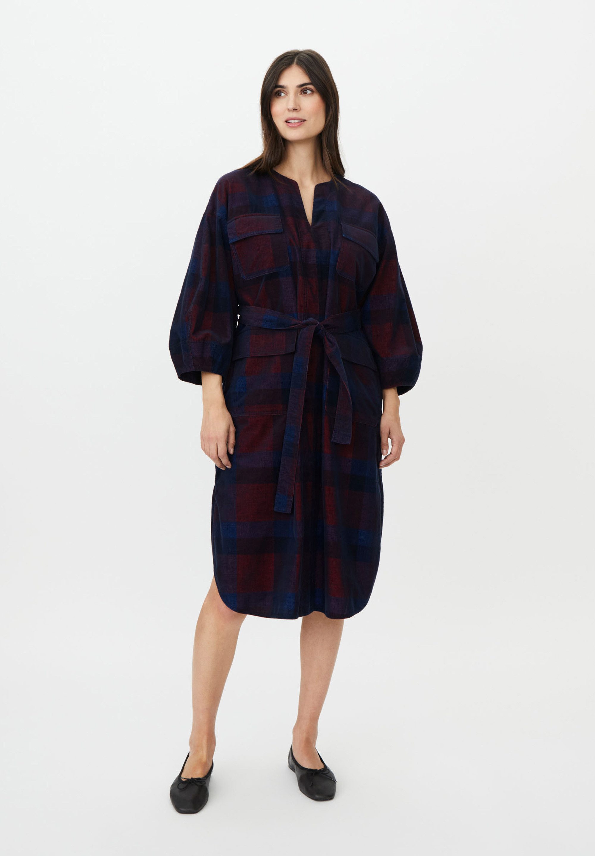 Masai Shirtkleid MaNyvara Babycord mit Schlitz am Hals
