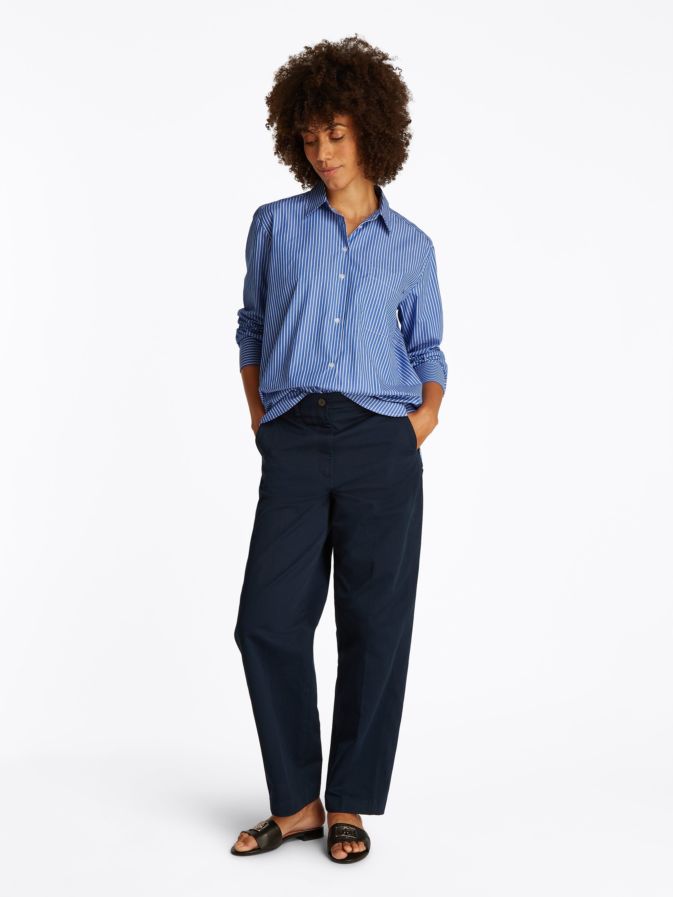 Tommy Hilfiger Hemdbluse ESS POPLIN EASY FIT SHIRT mit abgerundetem Saum