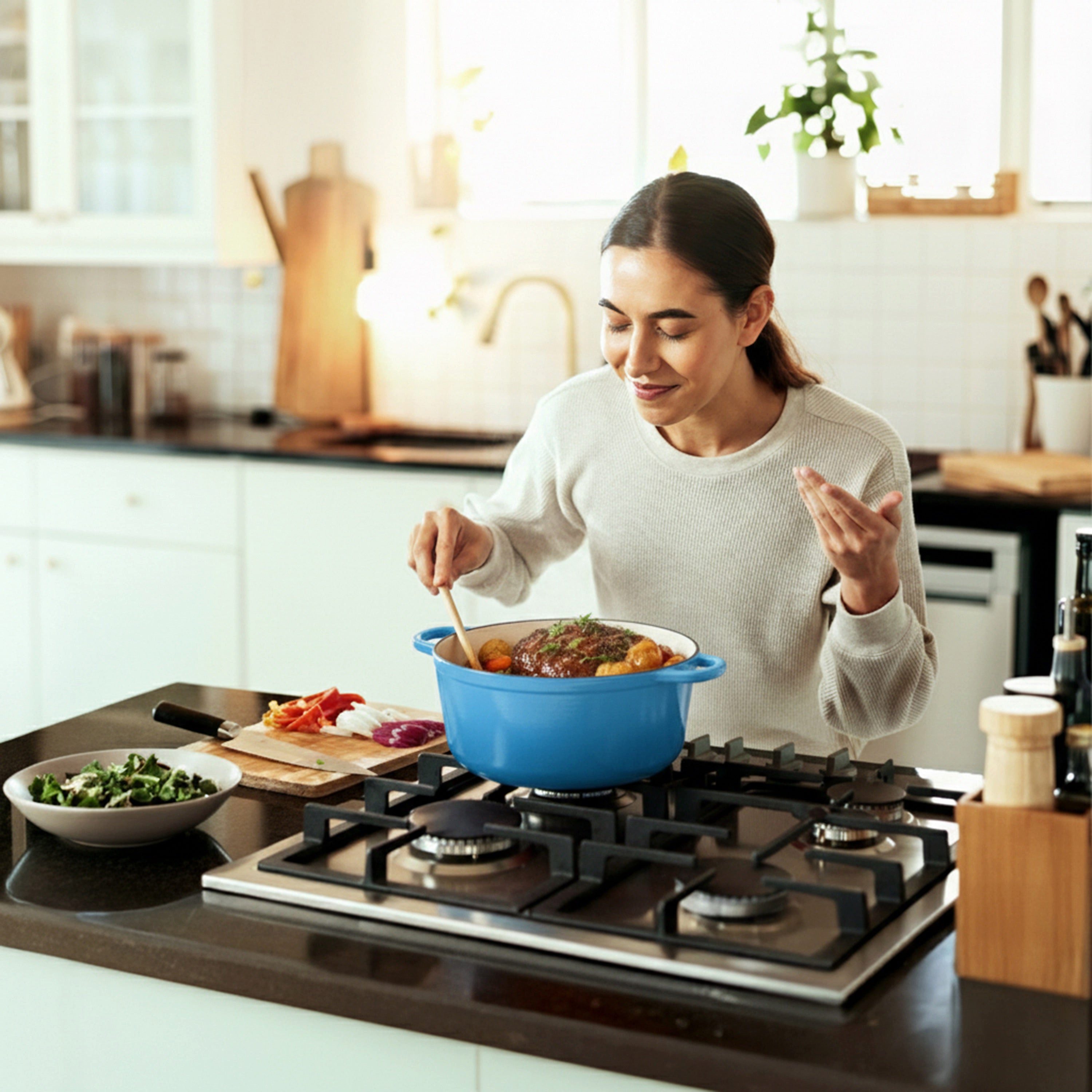 KLAMER Bräter Gusseisen Bräter 5 L, Gusseisen-Topf 25 cm backofengeeignet, Emaille …, Gusseisen, Exzellente Hitzeverteilung, Intensive Aromabildung, 5 Liter