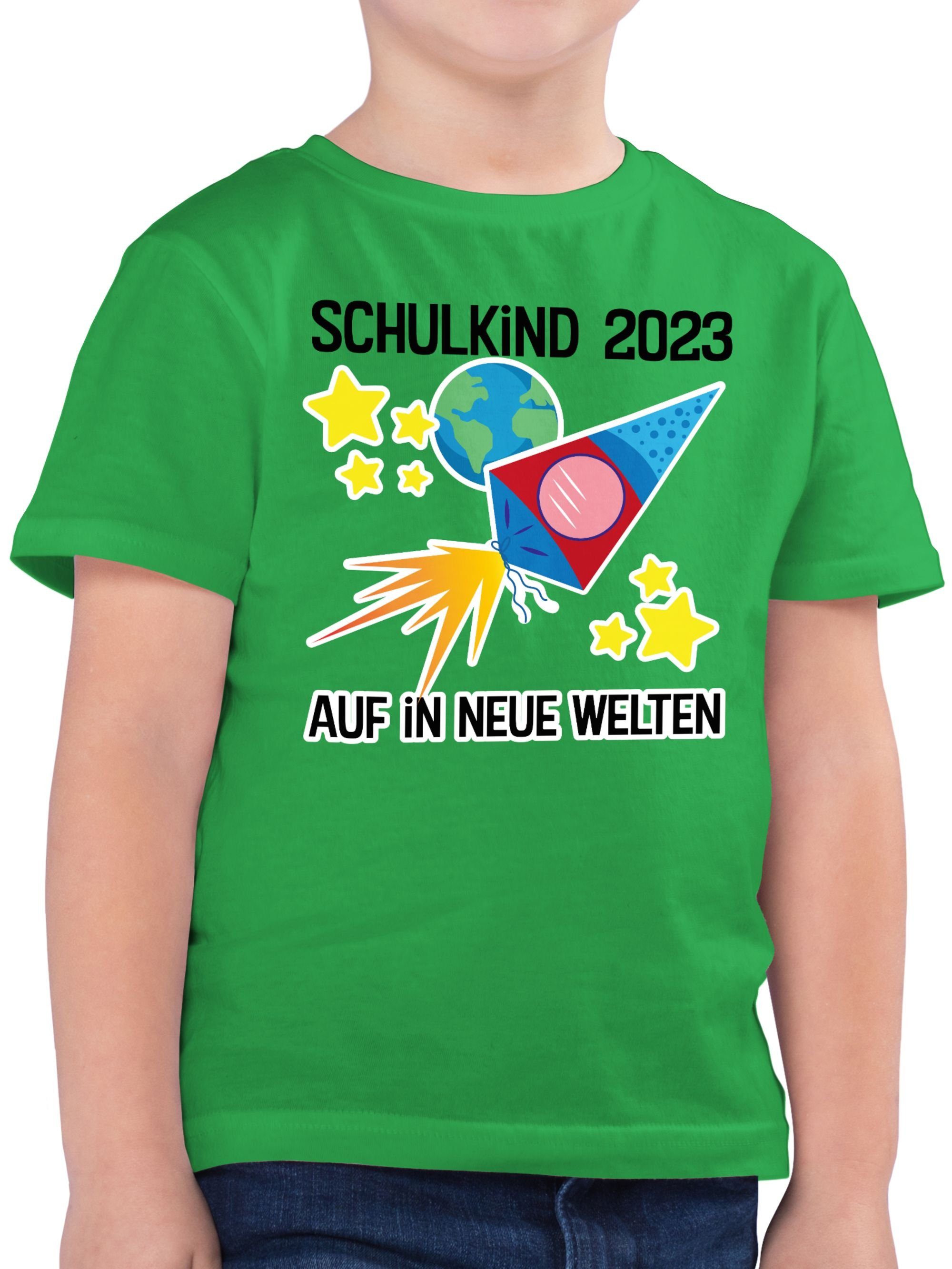 Shirtracer T-Shirt Schulkind 2023 Auf in neue Welten Einschulung Junge Schulanfang Geschenke 02 Grün