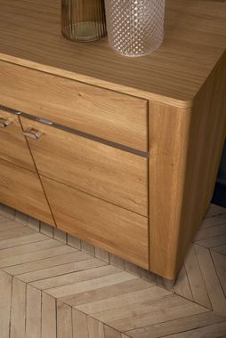 Stylefy Kommode Laura I Massivholz Honig Eiche (Sideboard, Schrank), mit Soft-Close Funktion, mit Schubladen, Metall, aus Massivholz