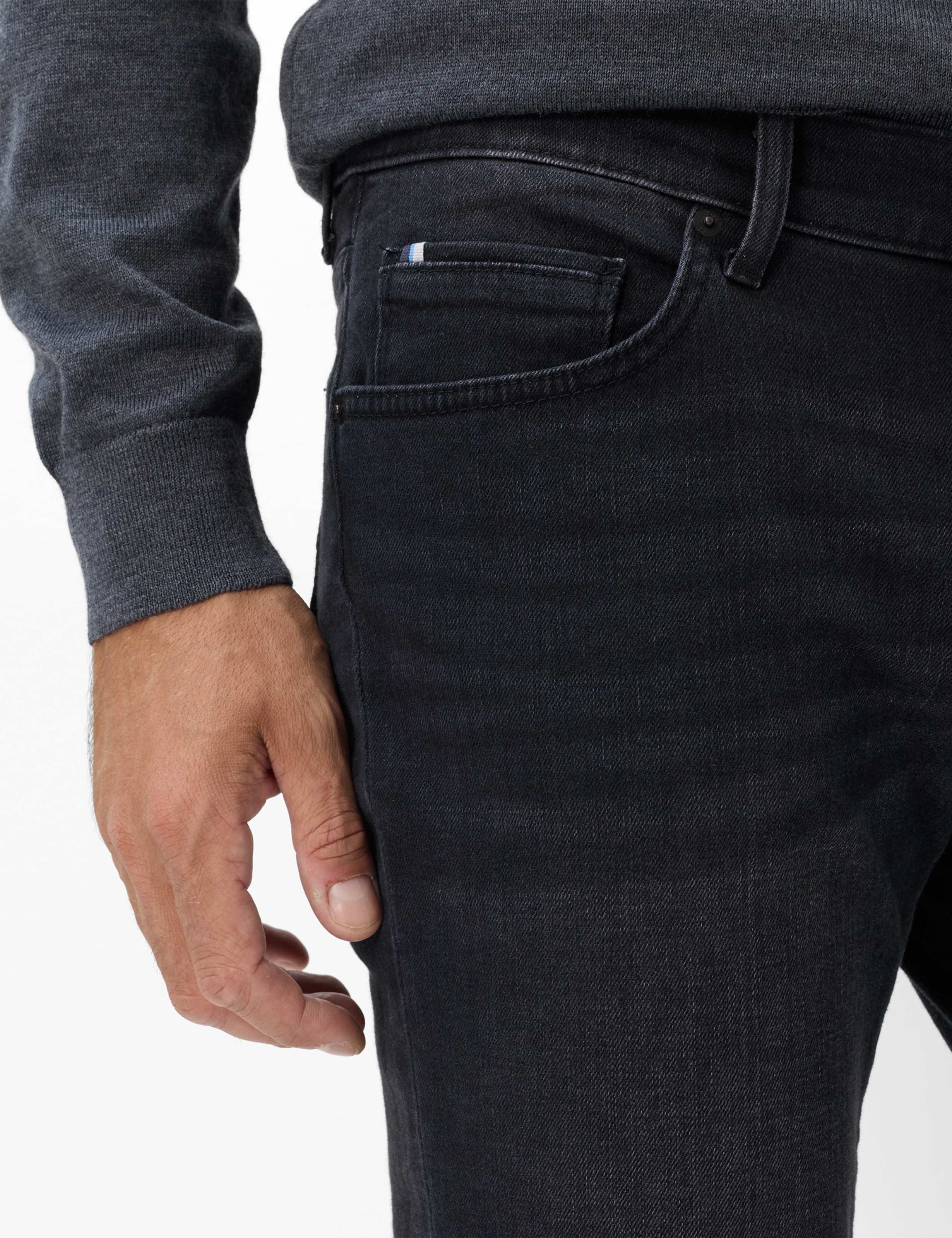 Brax 5-Pocket-Jeans Style CHUCK Denim: Five-Pocker-Jeans im Modern Fit – Bild 4 von 5