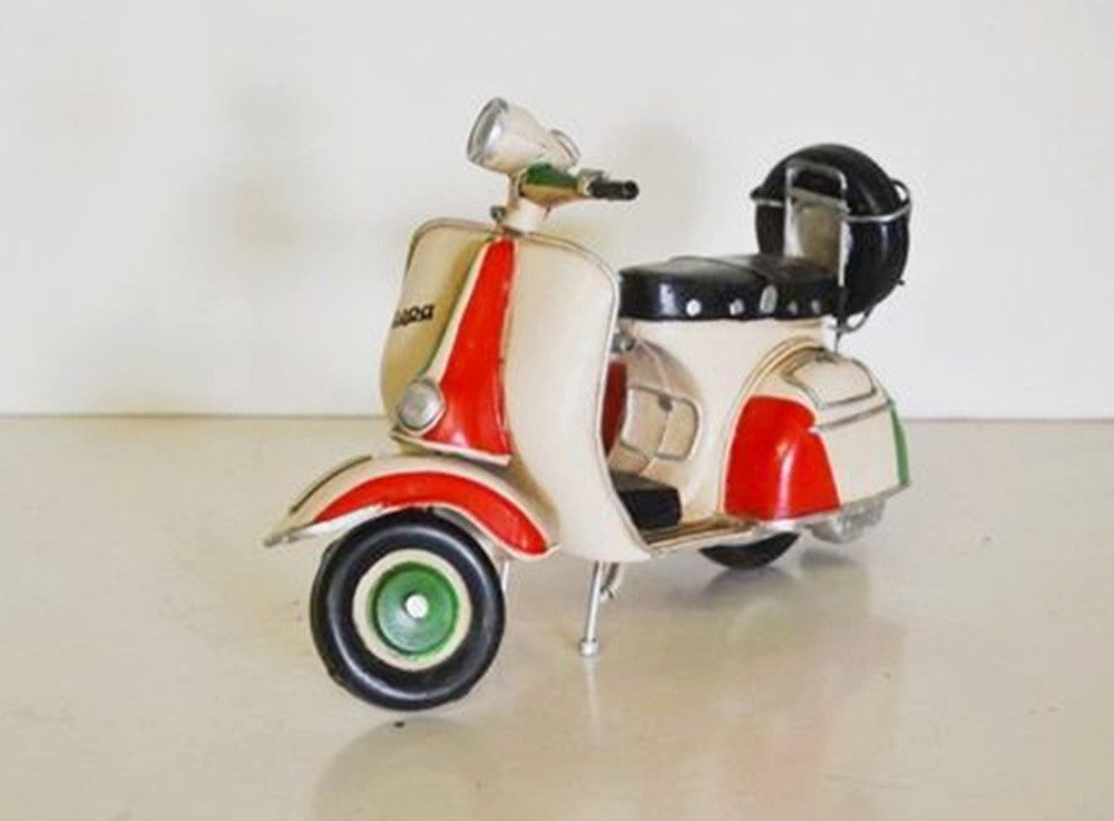 JS GartenDeko Modellmotorrad Modellroller Oldtimer Vespa Motorroller in Italienfarben L 22 cm