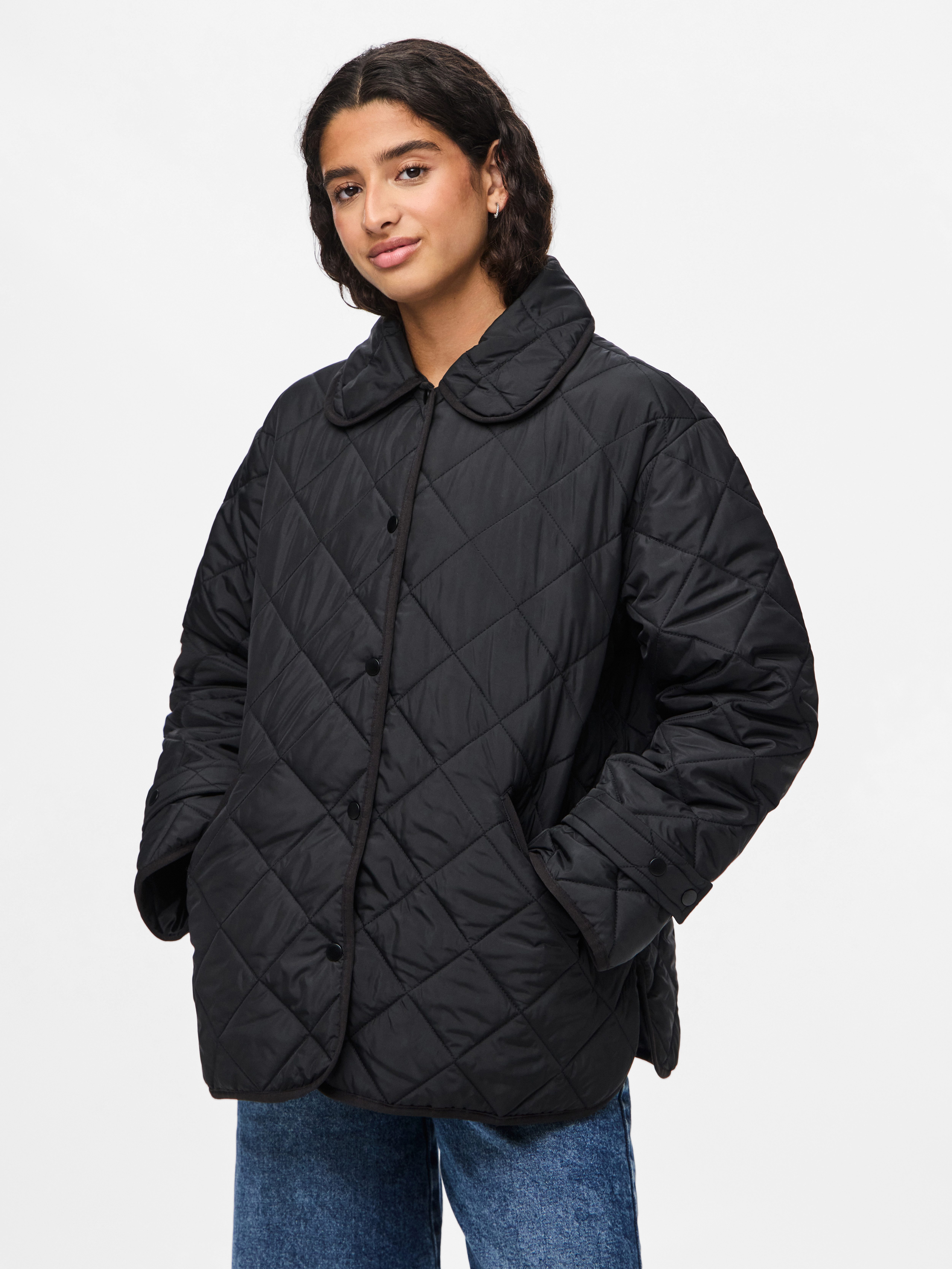 pieces Steppjacke PCEMILY SHORT QUILTED JACKET NOOS BC Kunstfaser