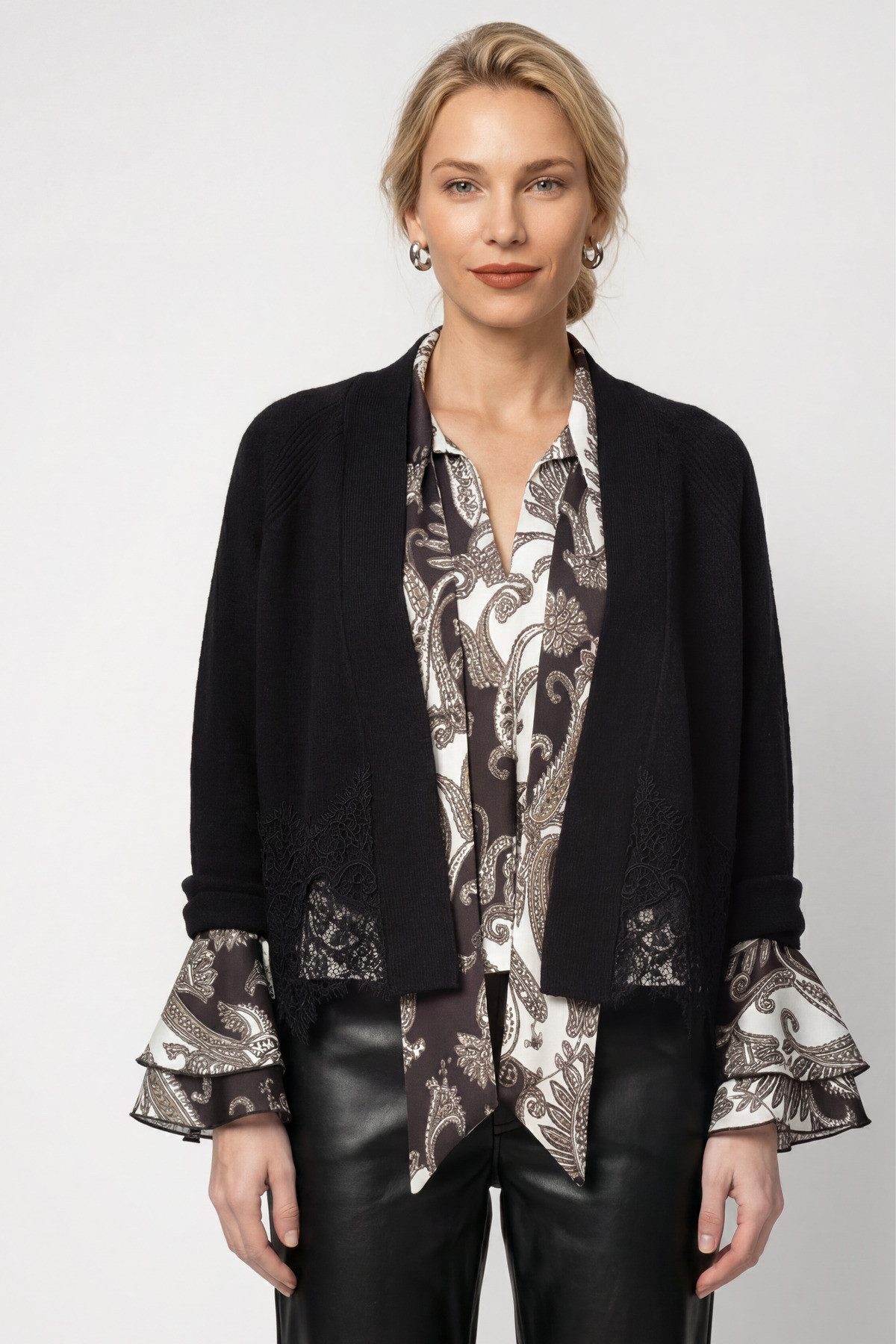 Monari Strickjacke Jacke Strickjacke Spitze Regular fit mit Spitze