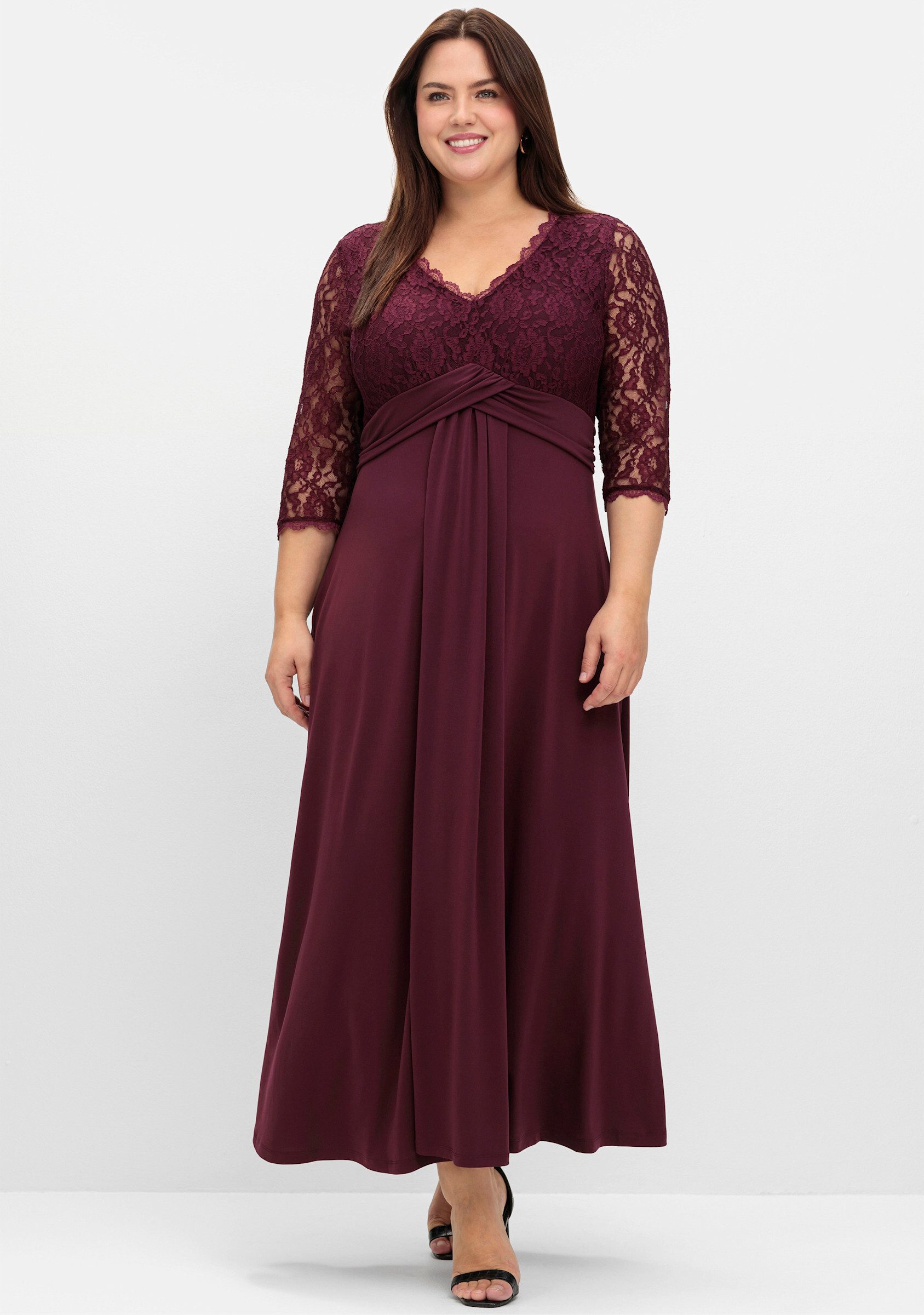 Sheego Etuikleid Abendkleid 3/4-Arm mit Oberteil aus floraler Spitze – Bild 5 von 5
