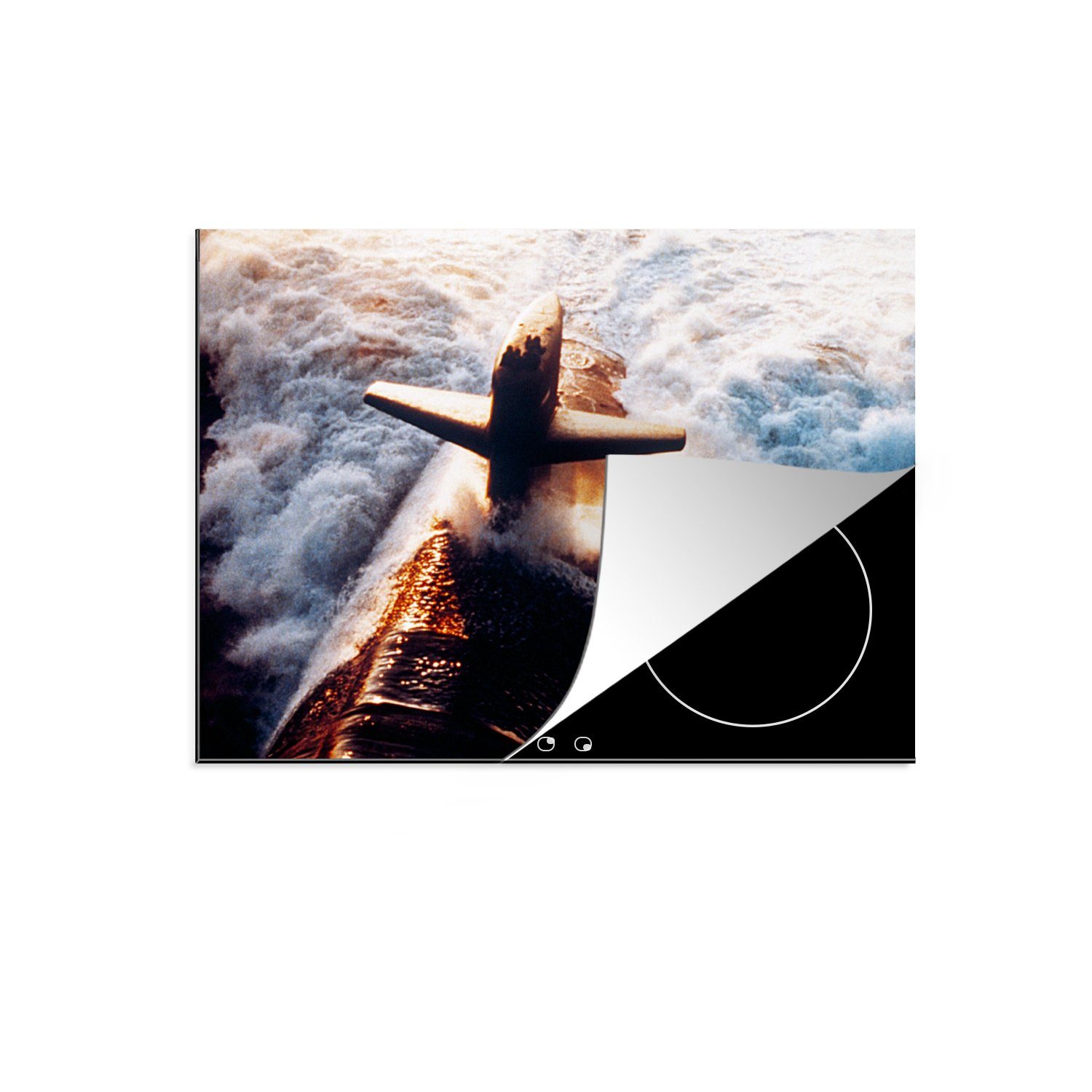 MuchoWow Herdblende-/Abdeckplatte Ein U-Boot in Aktion, Vinyl, (1 tlg), 70x52 cm, Mobile Arbeitsfläche nutzbar, Ceranfeldabdeckung